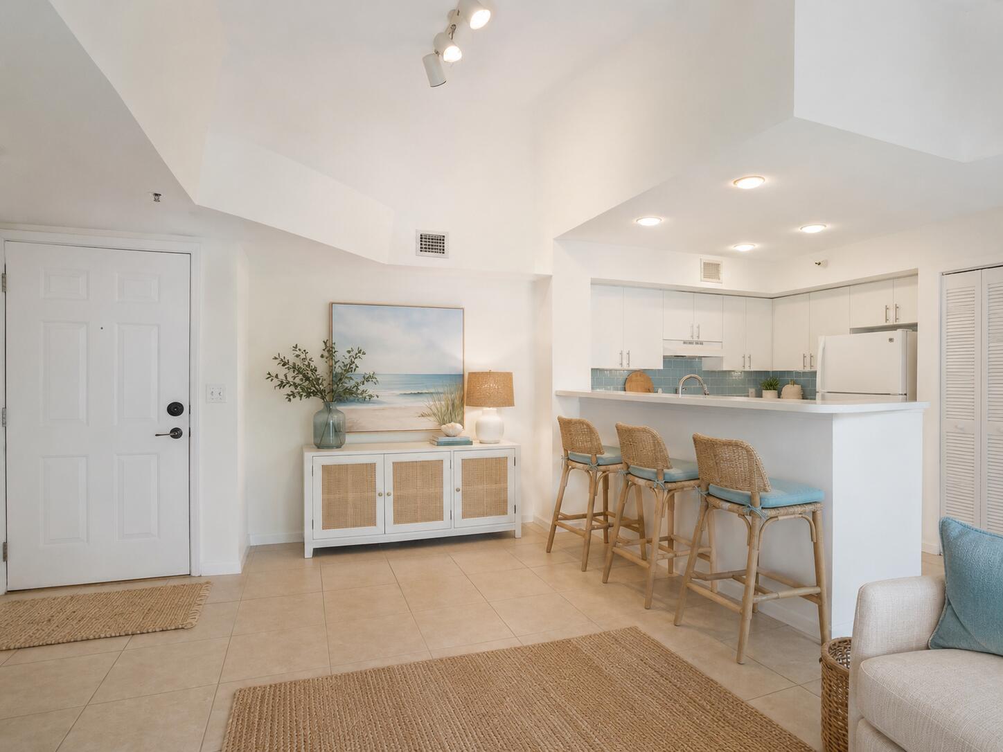 135 YACHT CLUB #305, Hypoluxo FL 33462