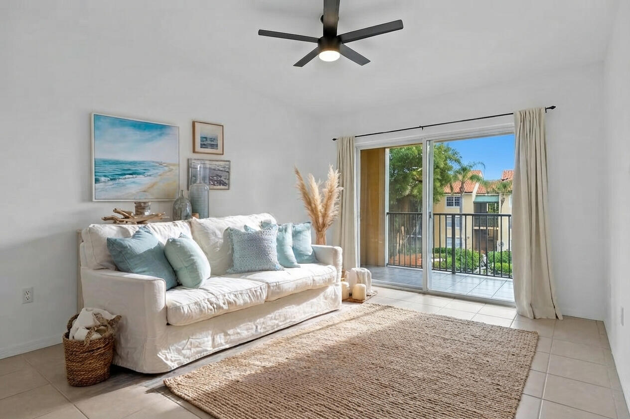 135 YACHT CLUB #305, Hypoluxo FL 33462