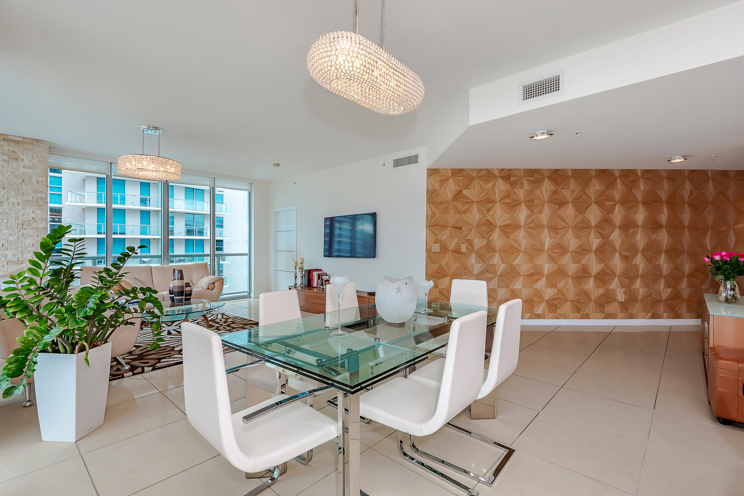 1111 SW 1ST #MPH3920-, Miami FL 33130