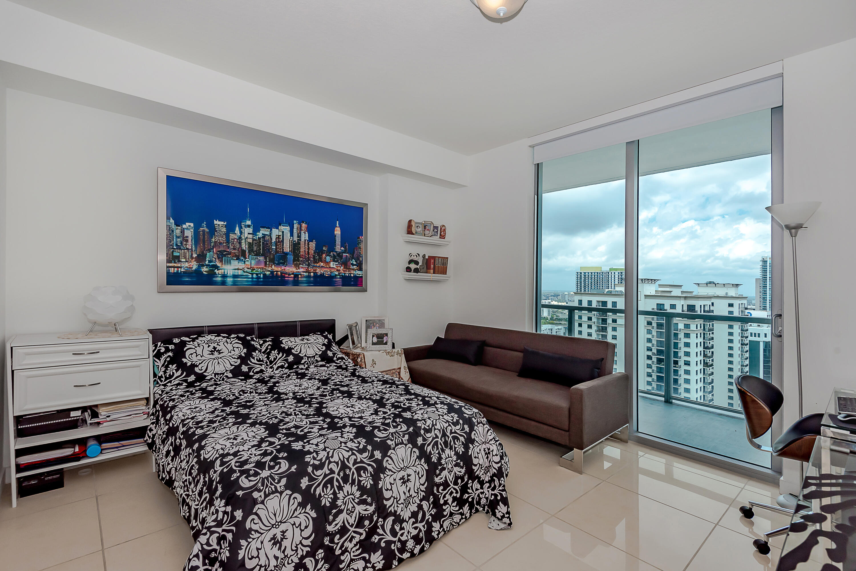 1111 SW 1ST #MPH3920-, Miami FL 33130