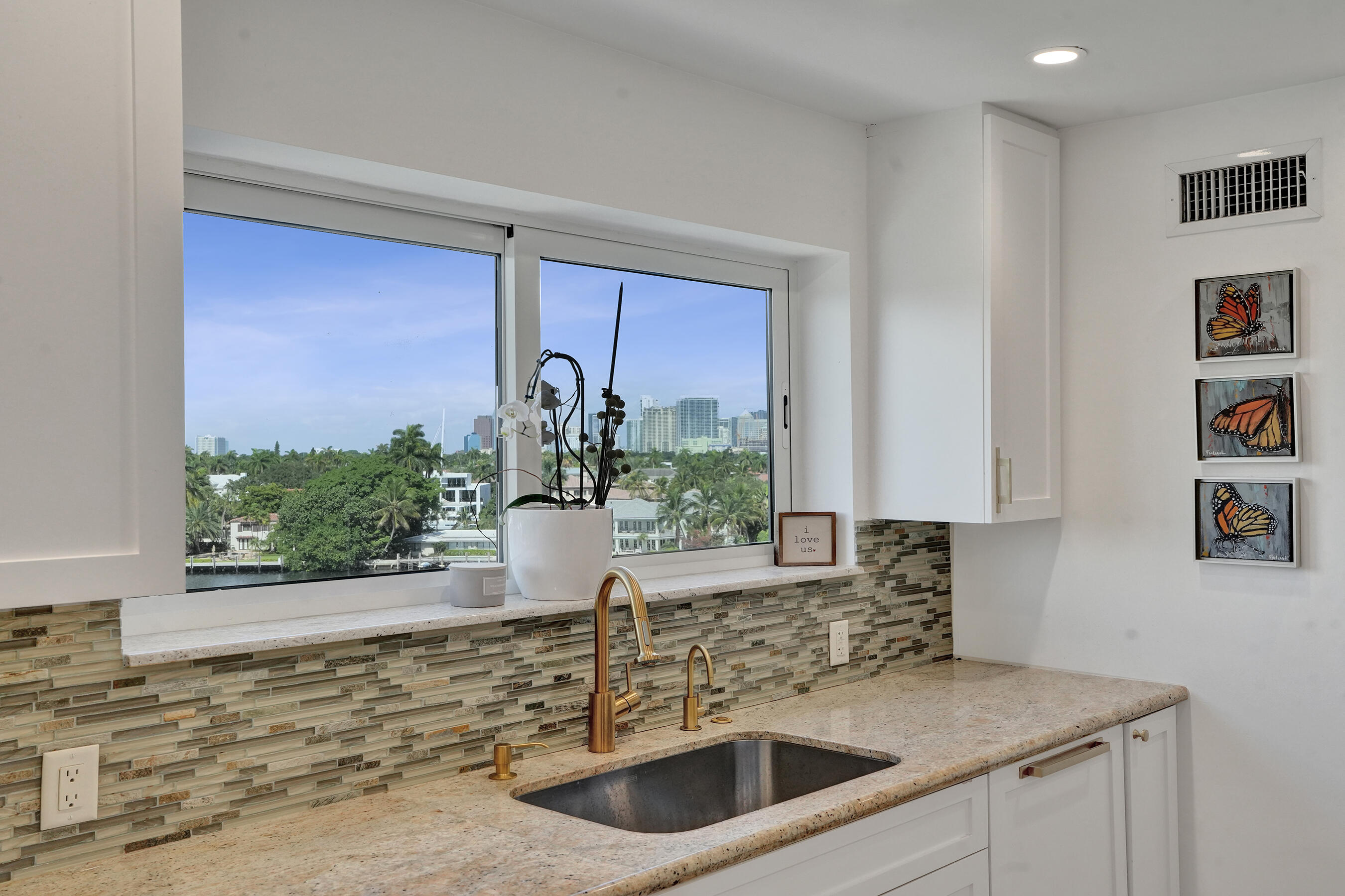 333 Sunset #401, Fort Lauderdale FL 33301