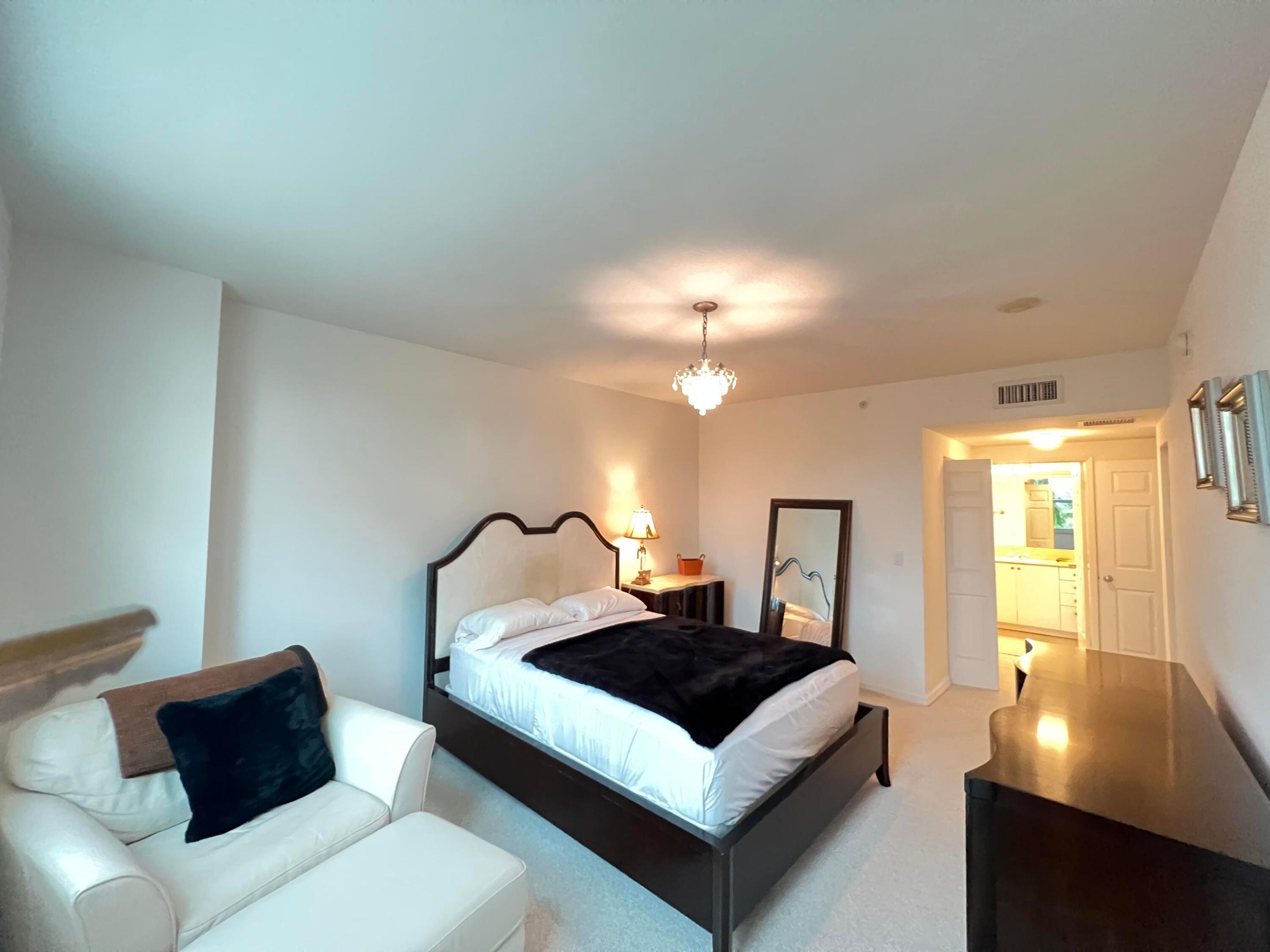100 NE 6th #307, Boynton Beach FL 33435
