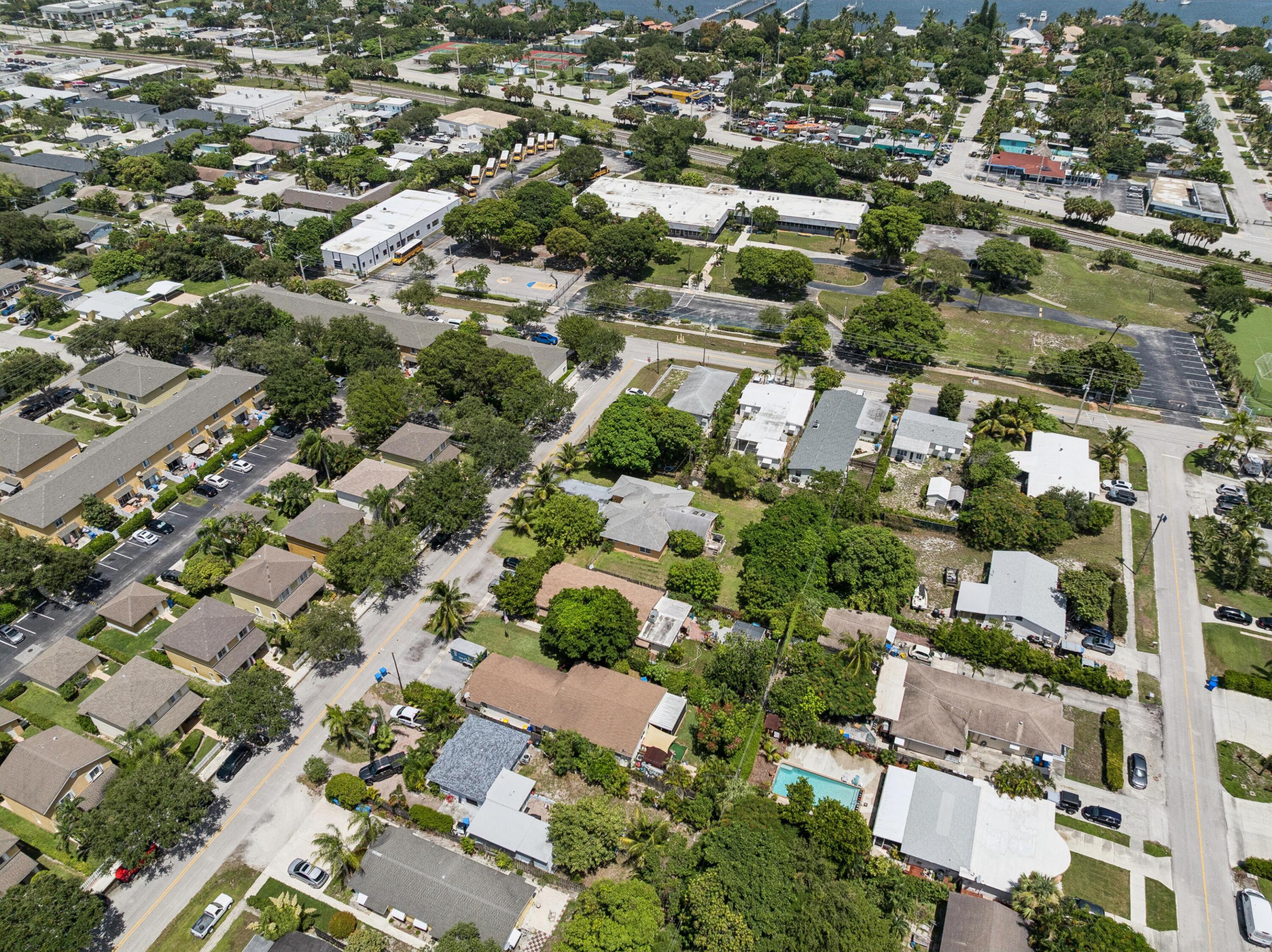 414 W Branch, Lantana FL 33462