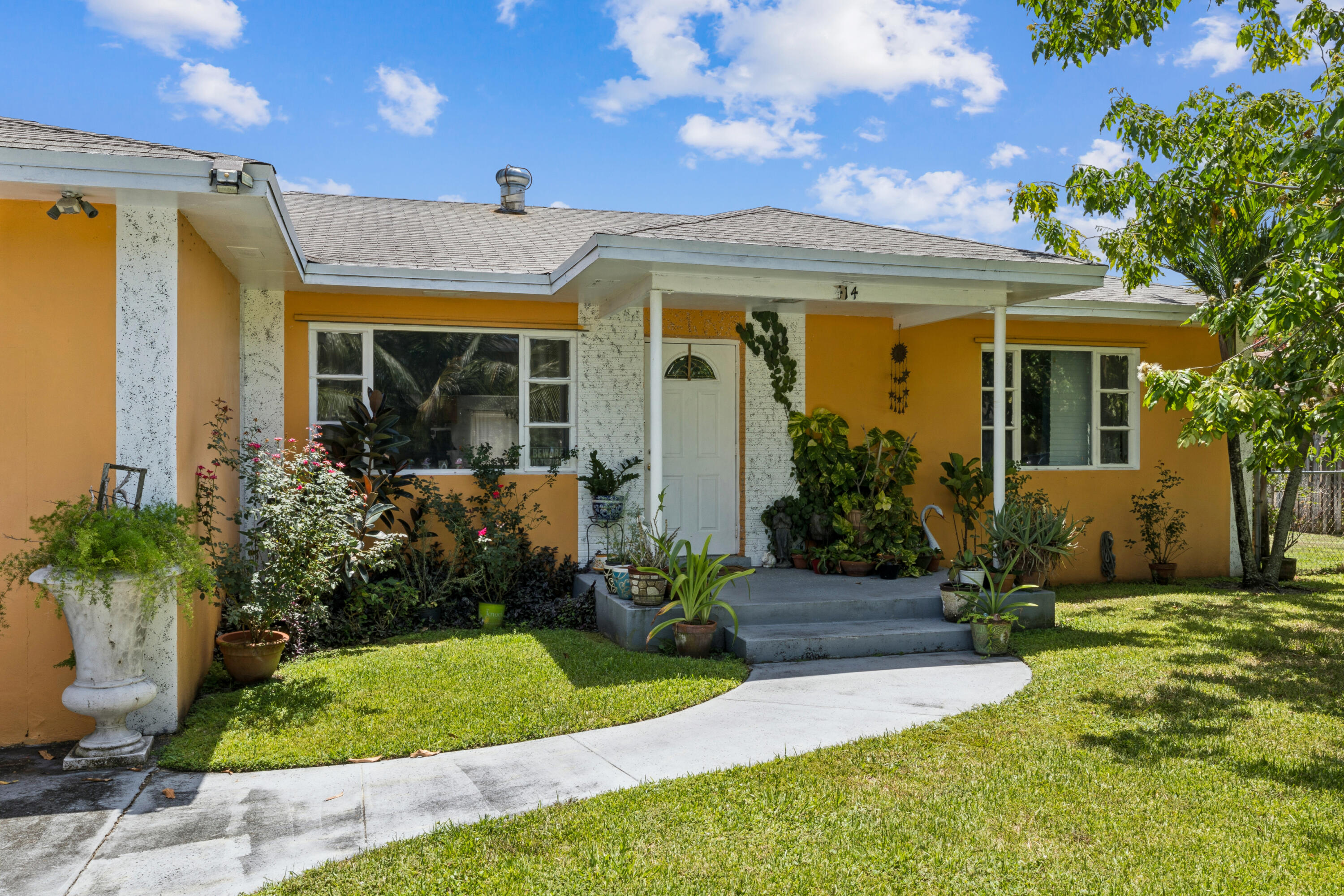 414 W Branch, Lantana FL 33462