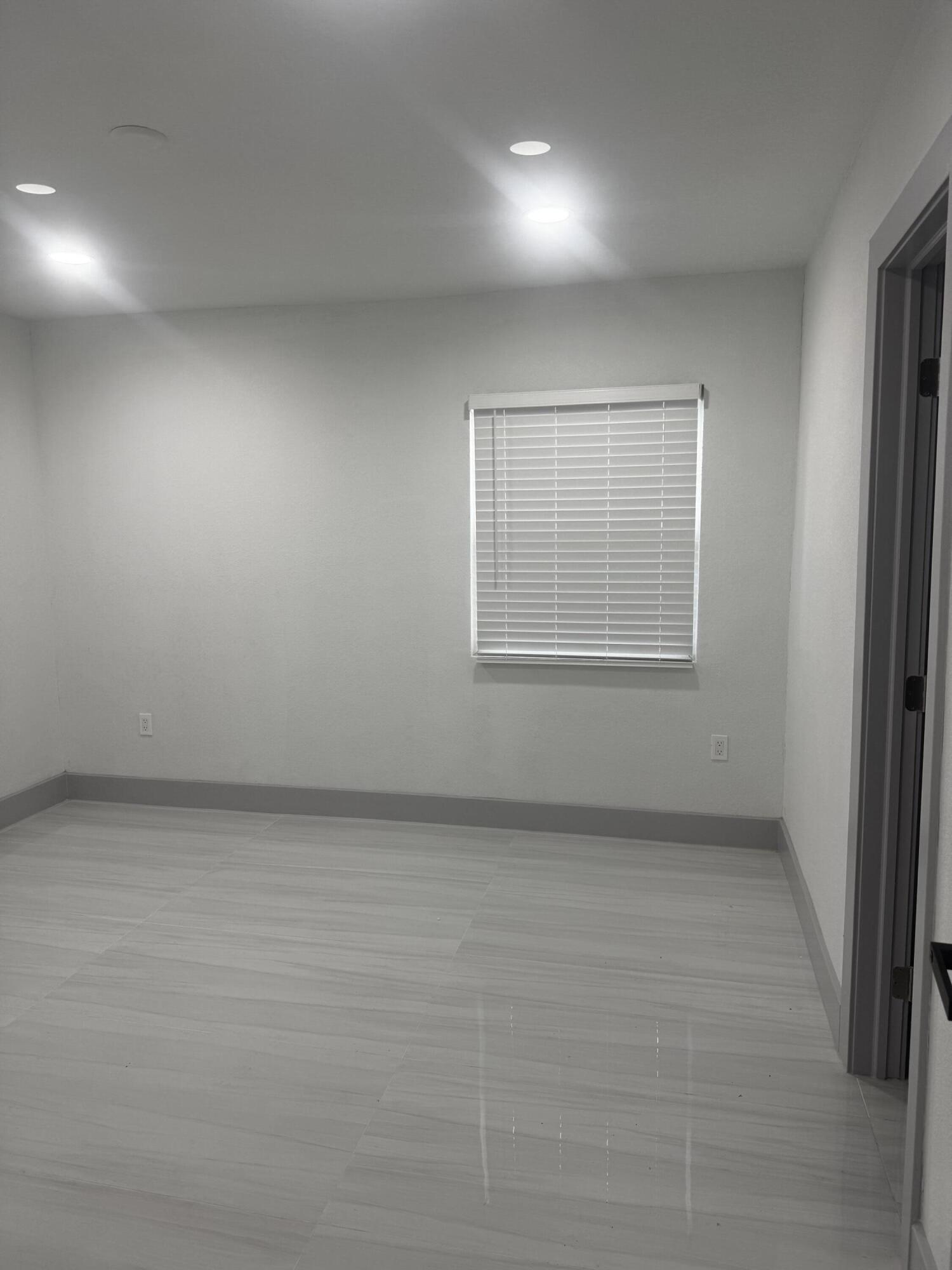 405 N E, Lake Worth FL 33460