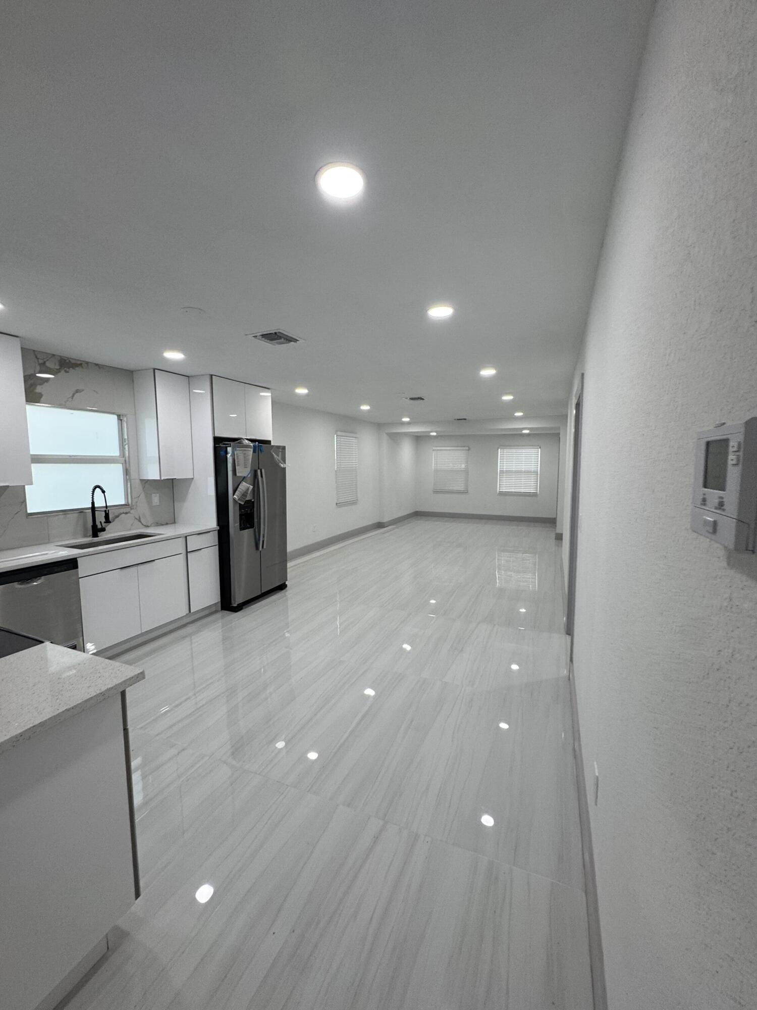 405 N E, Lake Worth FL 33460