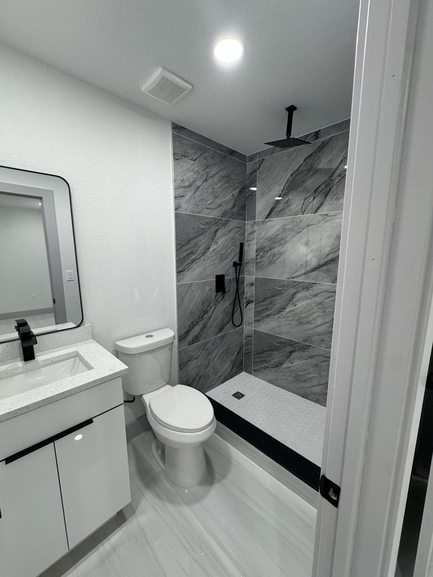 405 N E, Lake Worth FL 33460