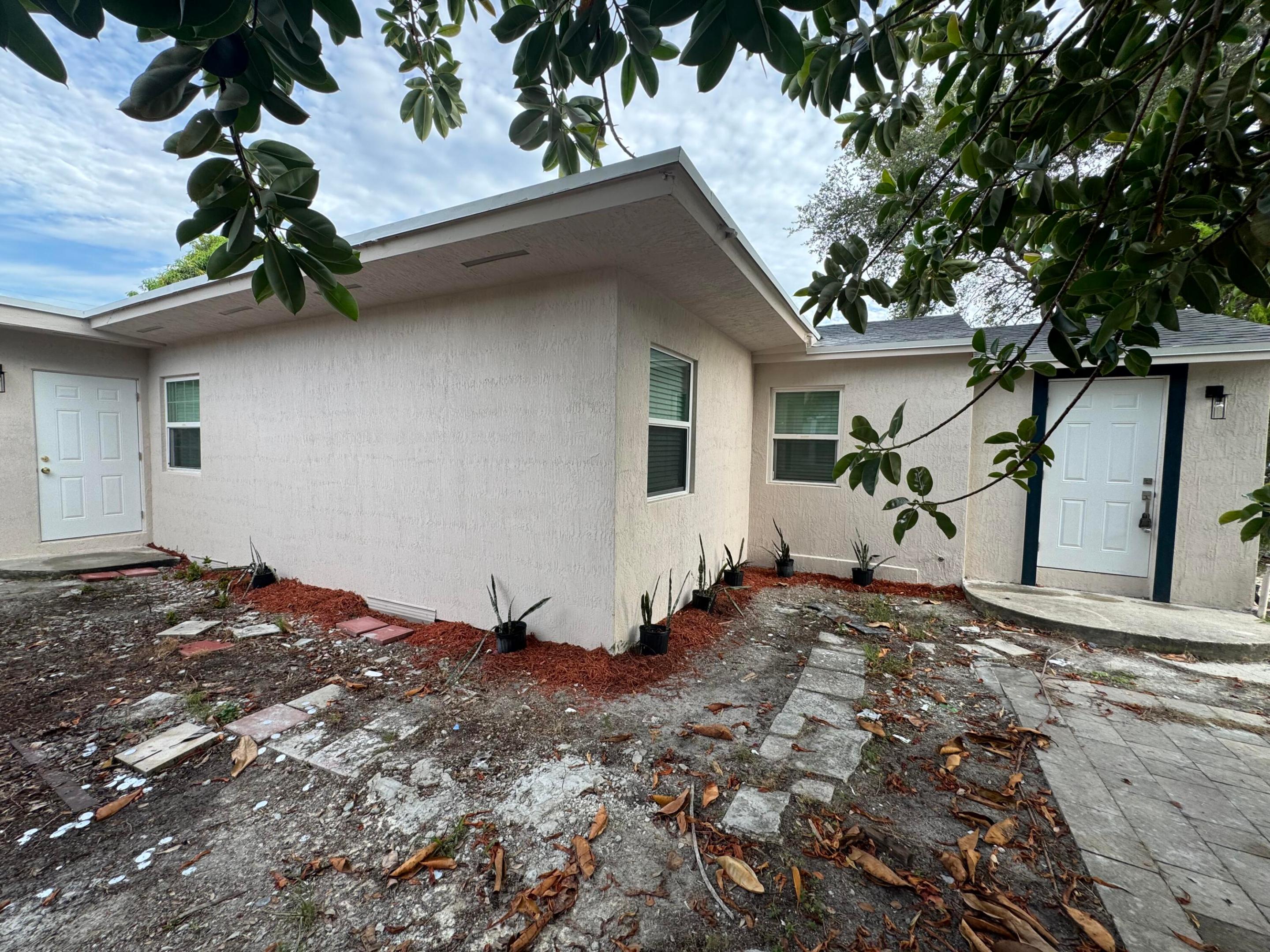 405 N E, Lake Worth FL 33460