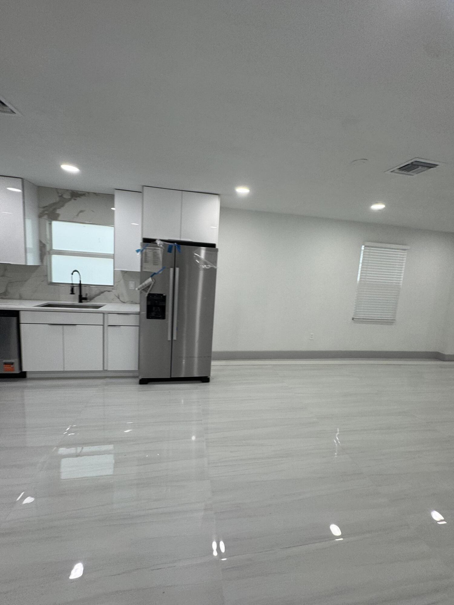 405 N E, Lake Worth FL 33460