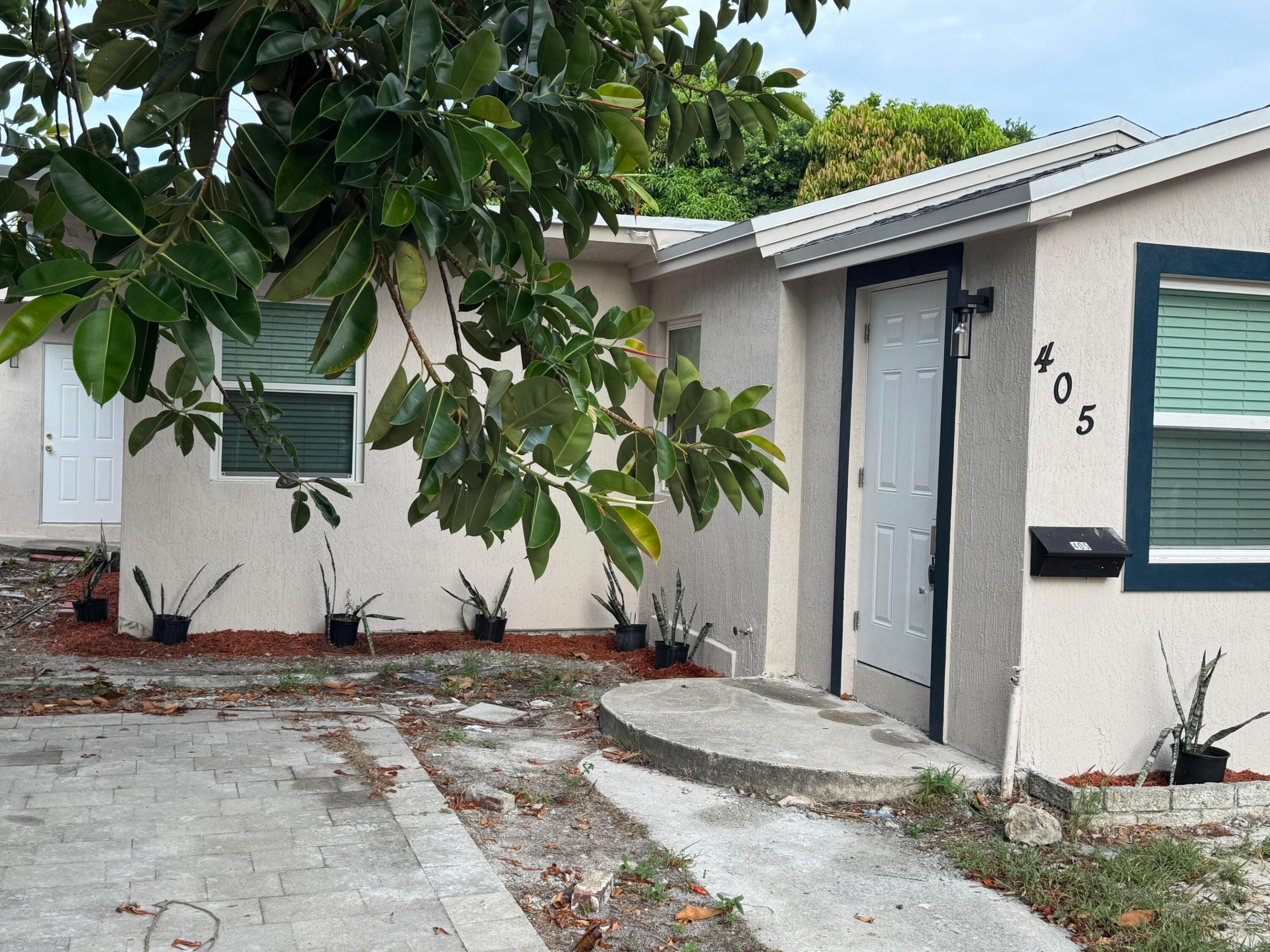 405 N E, Lake Worth FL 33460