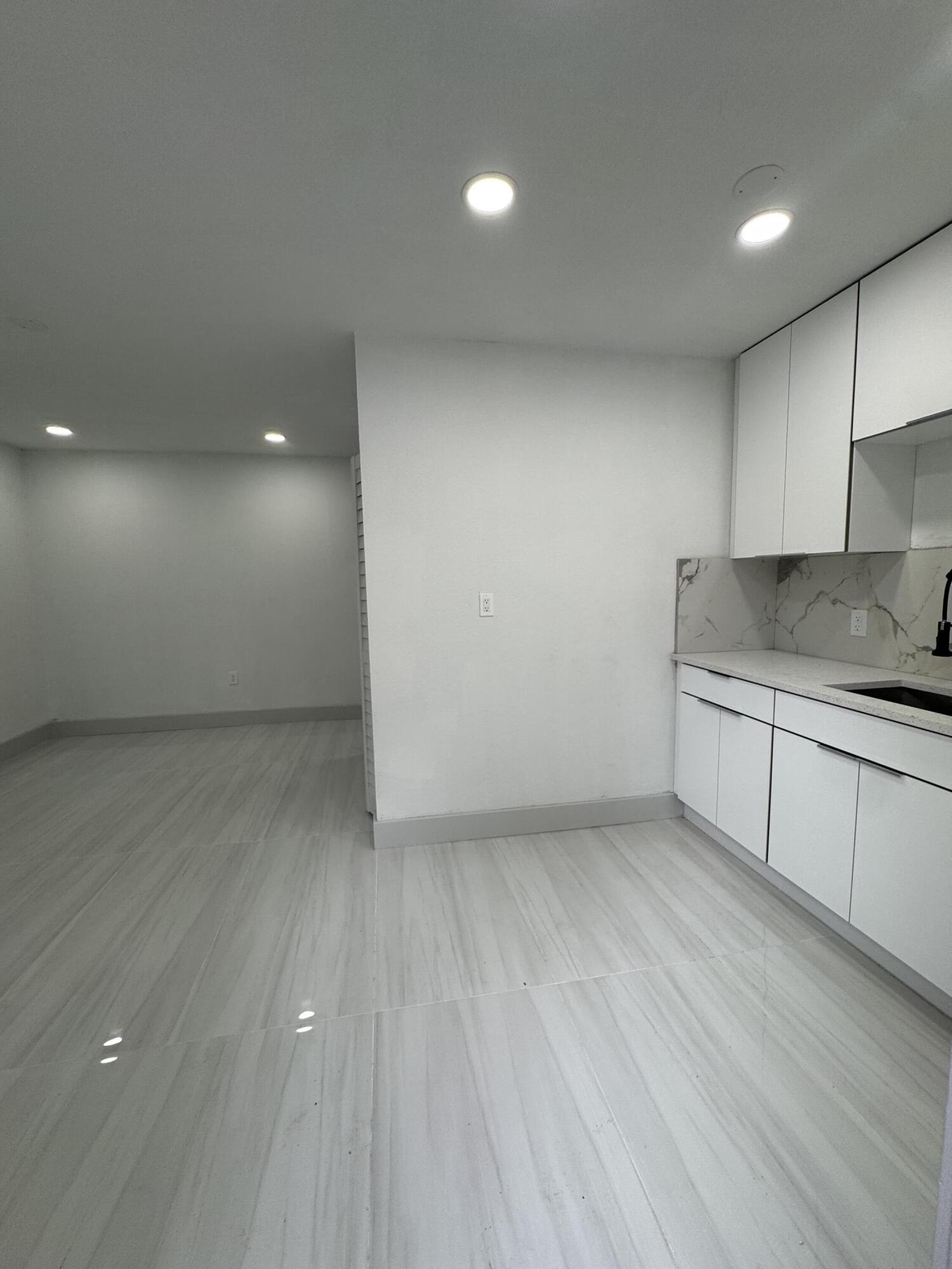 405 N E, Lake Worth FL 33460