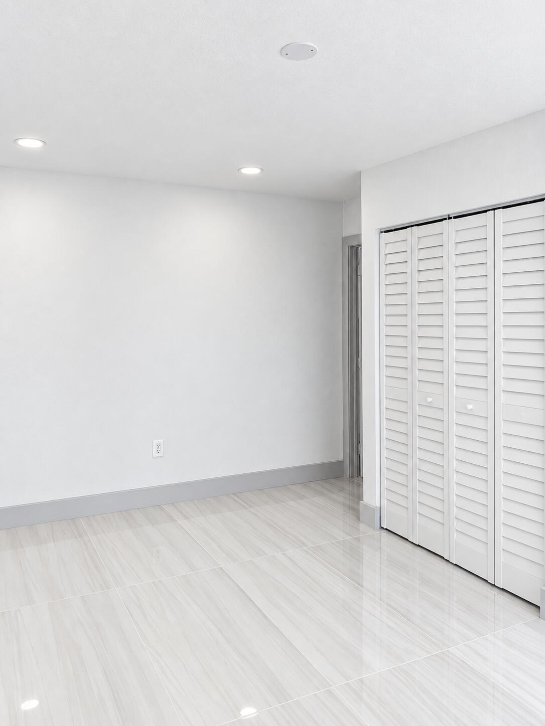 405 N E, Lake Worth FL 33460