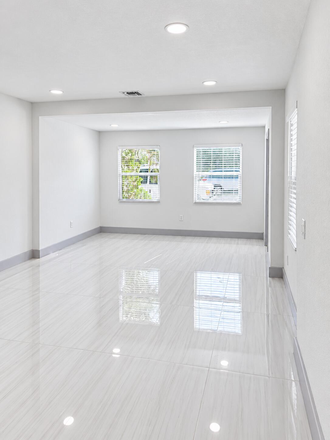405 N E, Lake Worth FL 33460