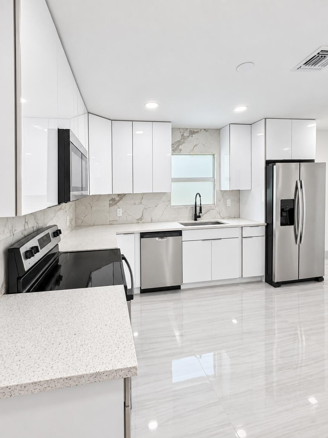 405 N E, Lake Worth FL 33460