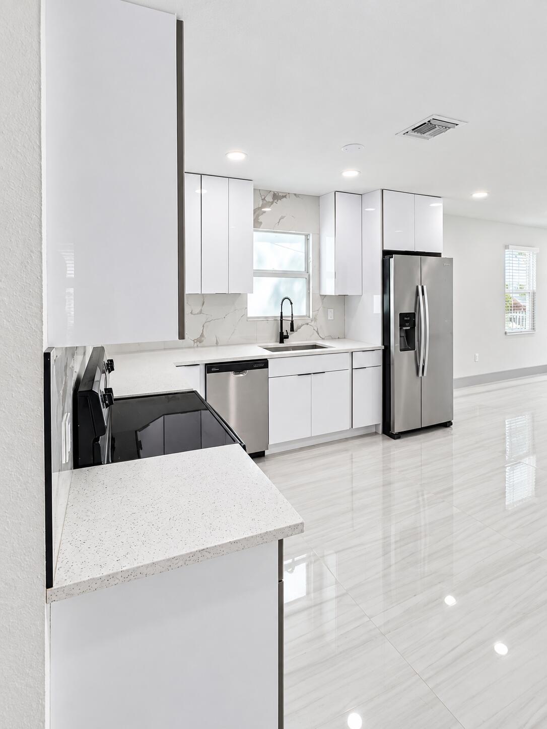 405 N E, Lake Worth FL 33460