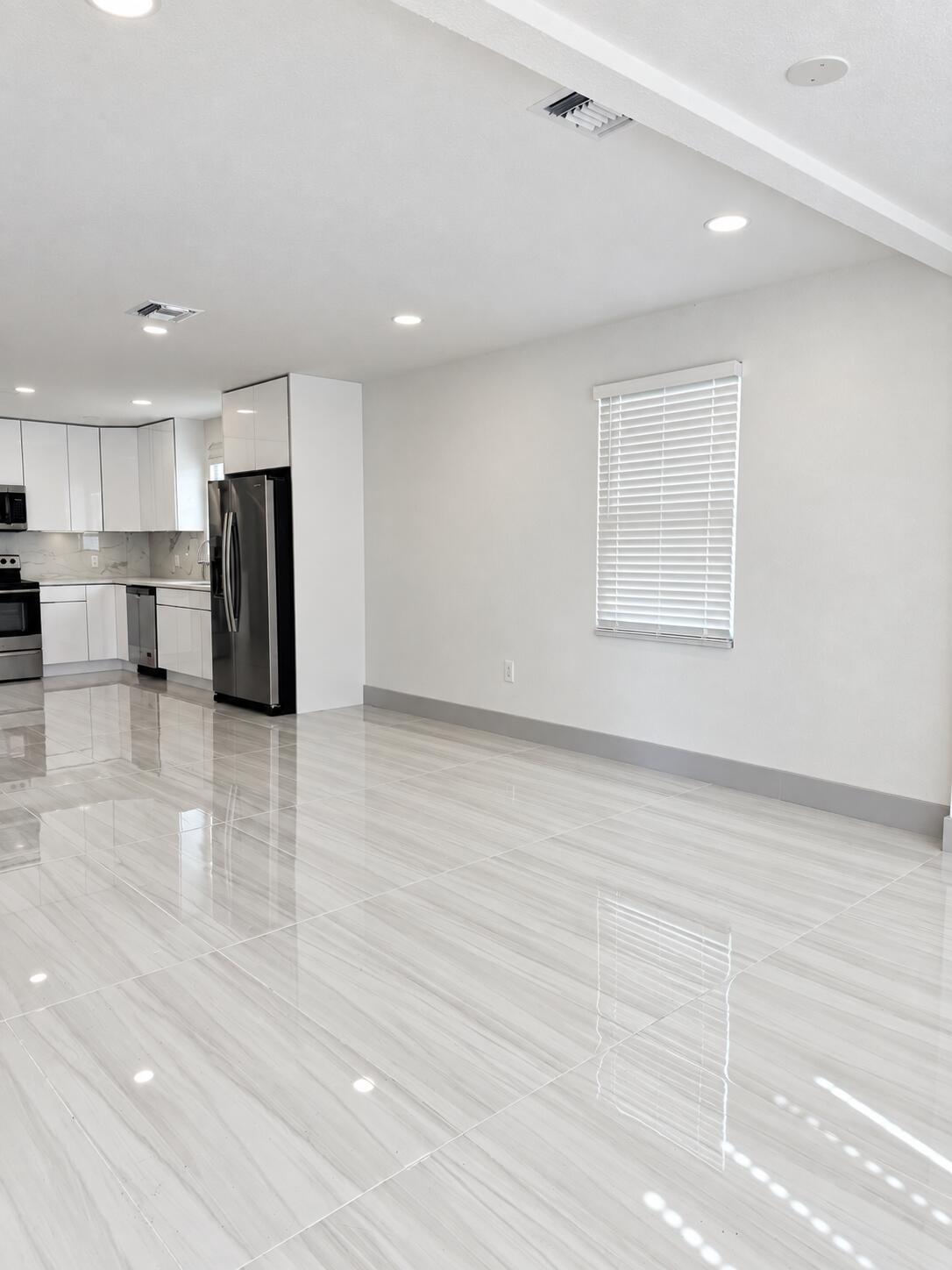 405 N E, Lake Worth FL 33460