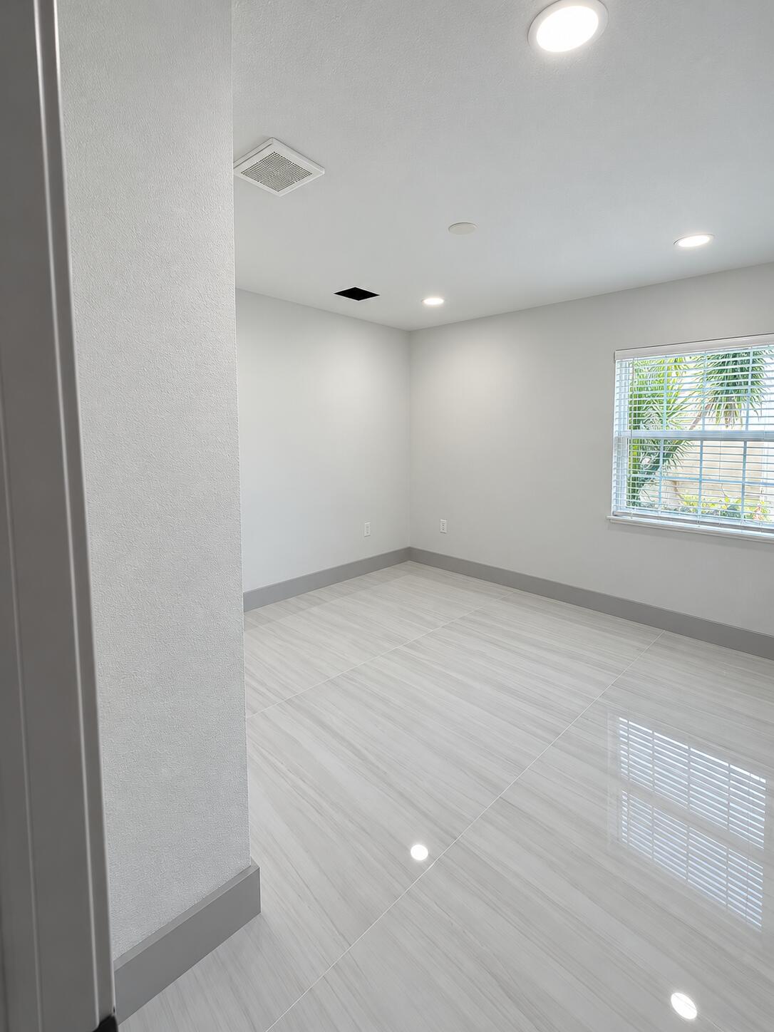 405 N E, Lake Worth FL 33460