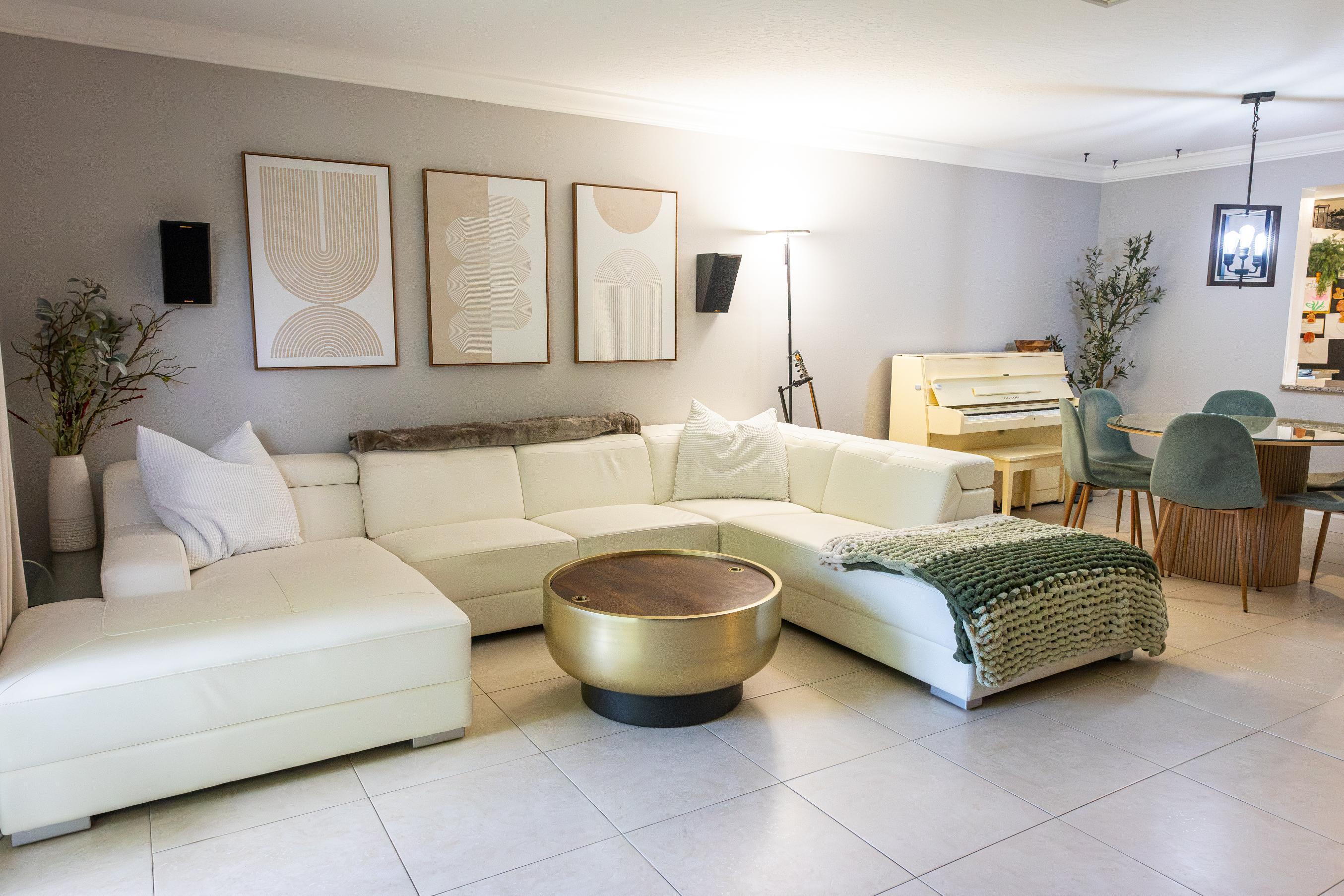 803 LAKEVIEW, Royal Palm Beach FL 33411
