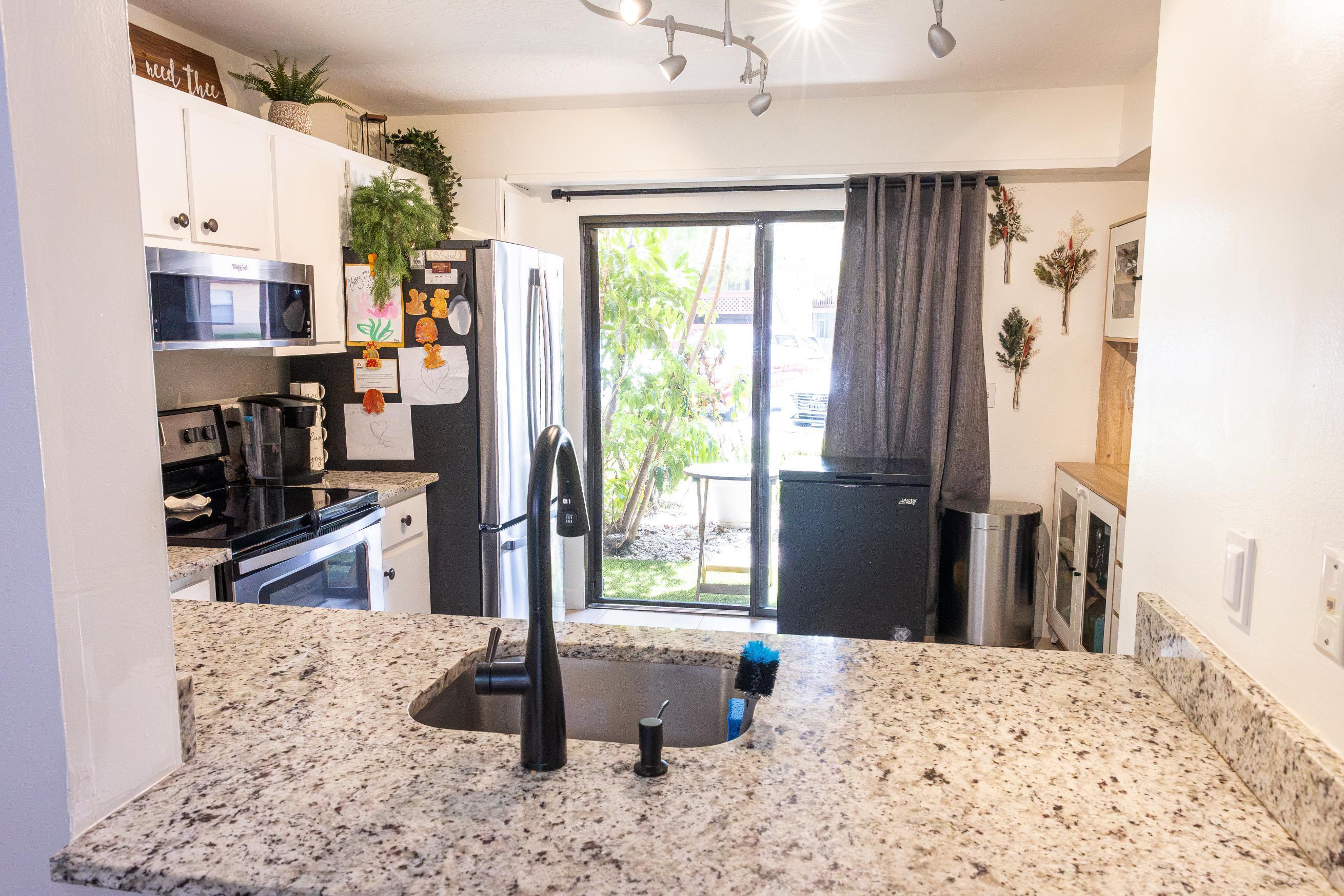 803 LAKEVIEW, Royal Palm Beach FL 33411