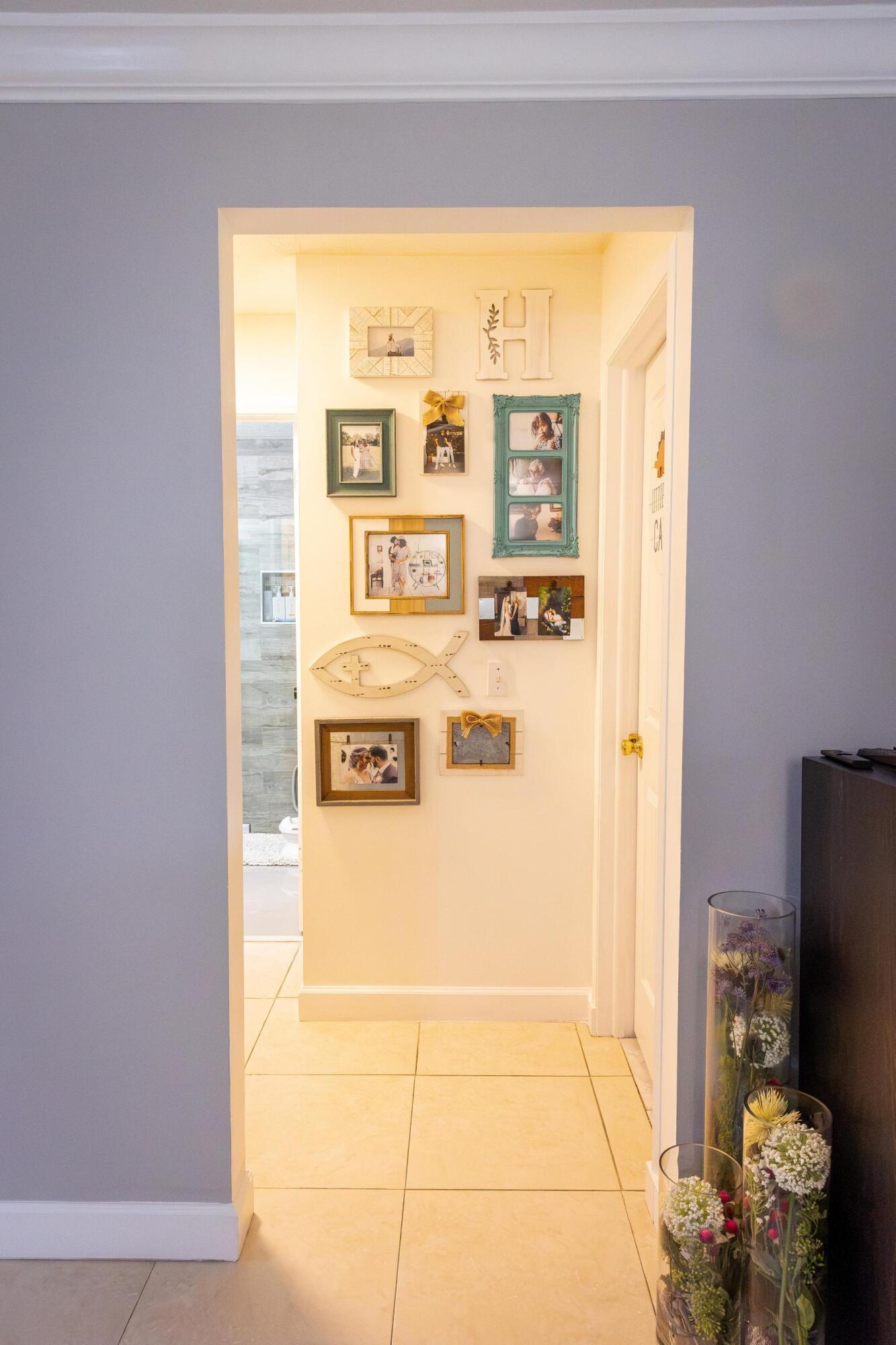 803 LAKEVIEW, Royal Palm Beach FL 33411