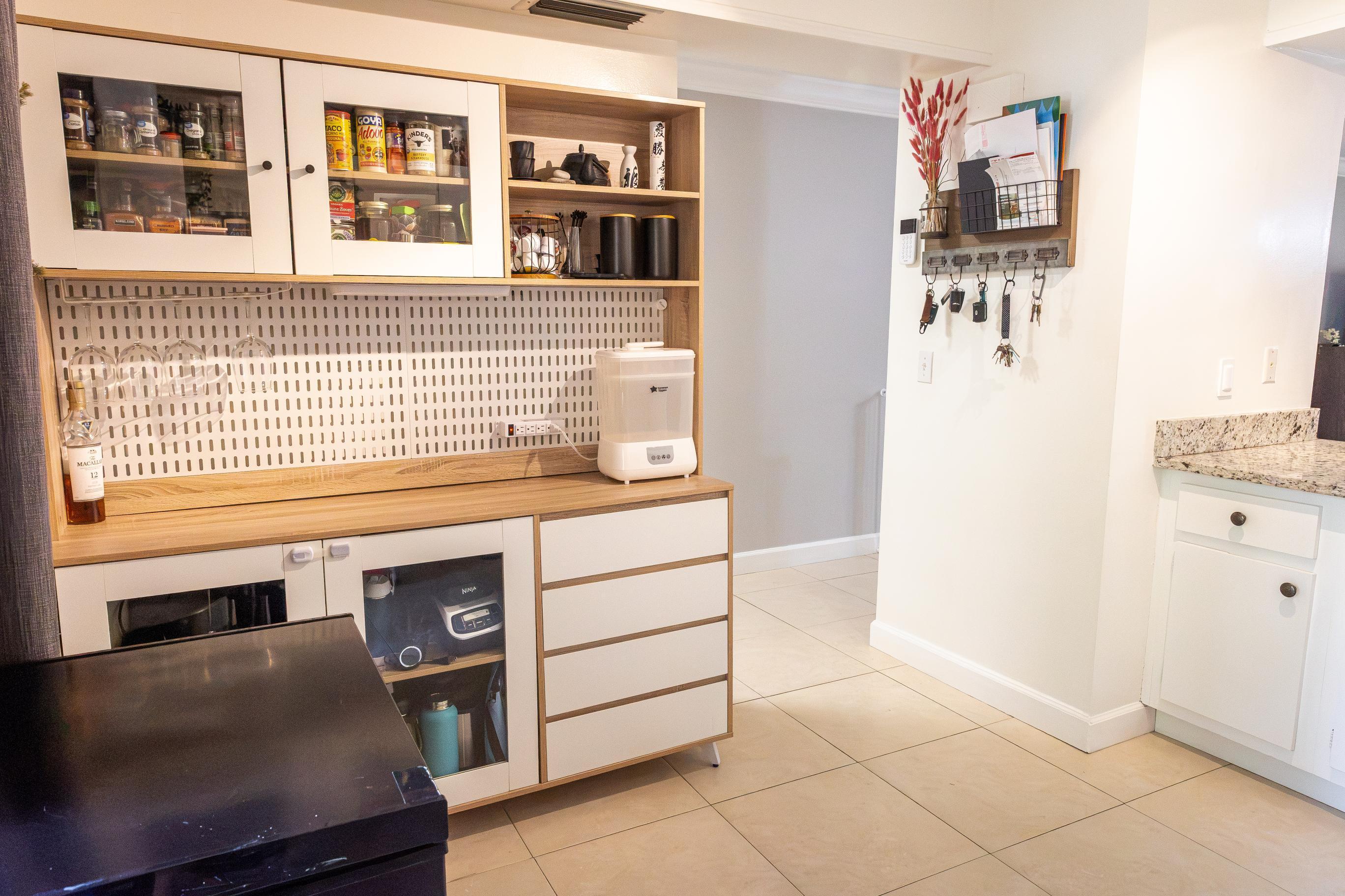 803 LAKEVIEW, Royal Palm Beach FL 33411