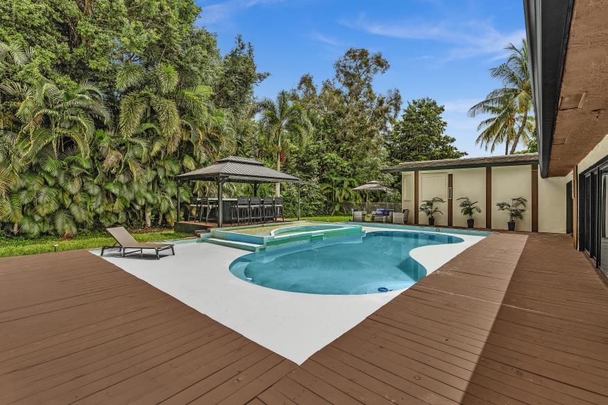 10831 SW 51st, Davie FL 33328