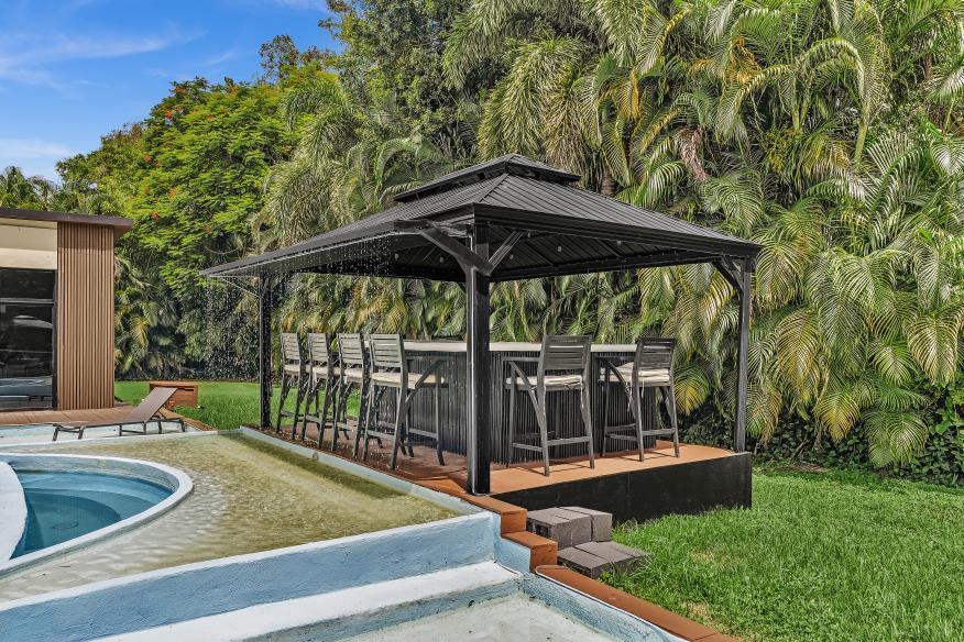 10831 SW 51st, Davie FL 33328