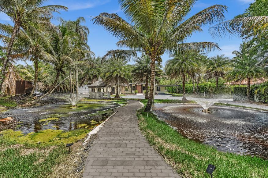 10831 SW 51st, Davie FL 33328