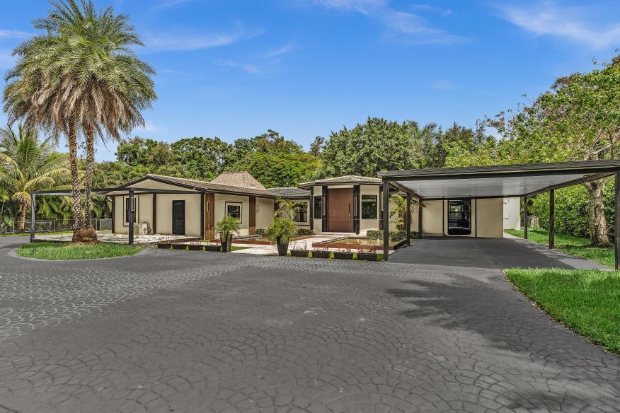 10831 SW 51st, Davie FL 33328