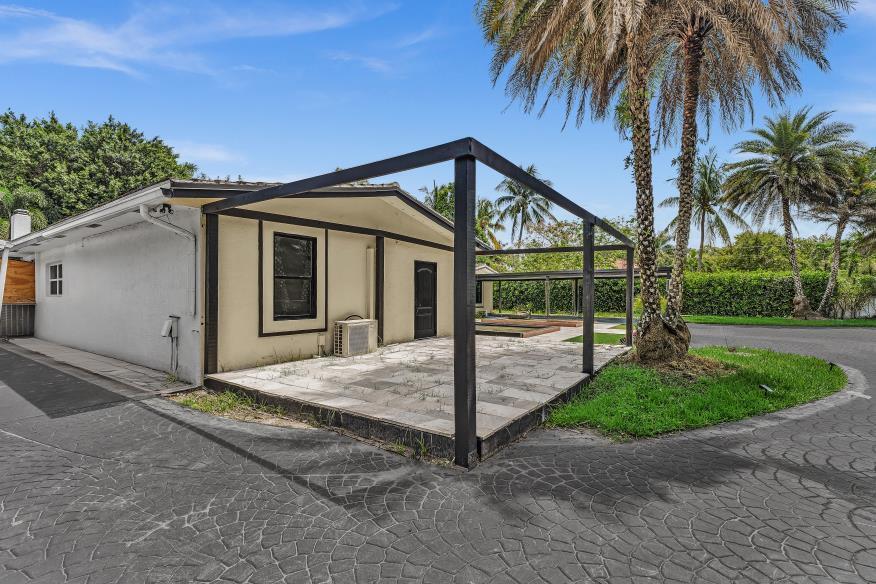 10831 SW 51st, Davie FL 33328