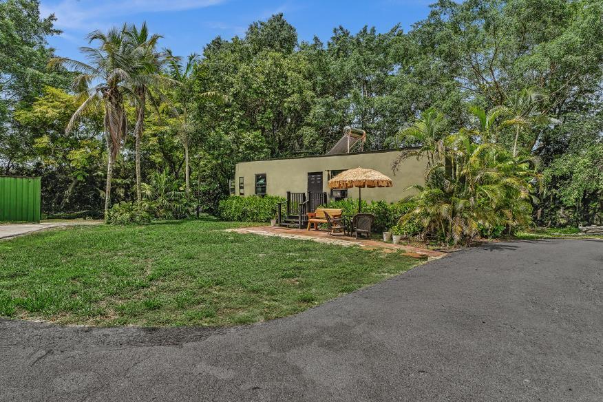 10831 SW 51st, Davie FL 33328