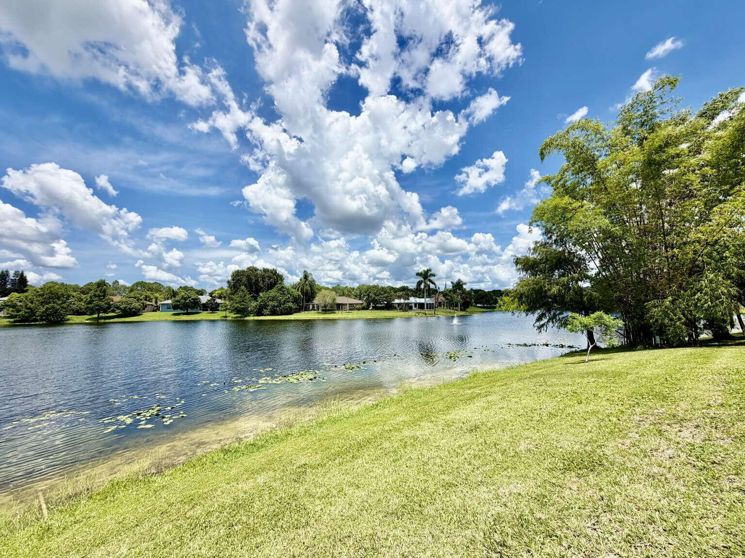120 SARATOGA, Royal Palm Beach FL 33411