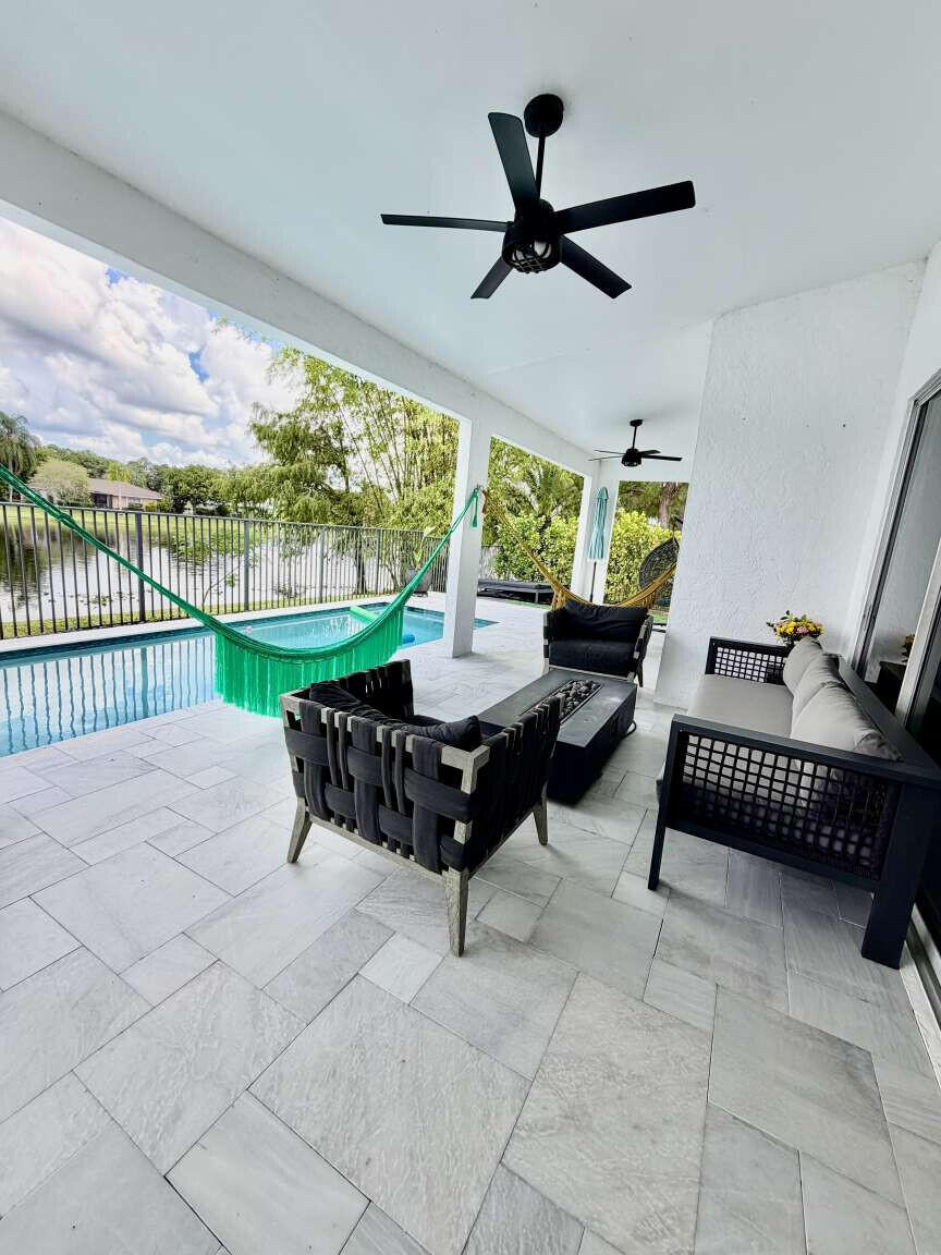 120 SARATOGA, Royal Palm Beach FL 33411