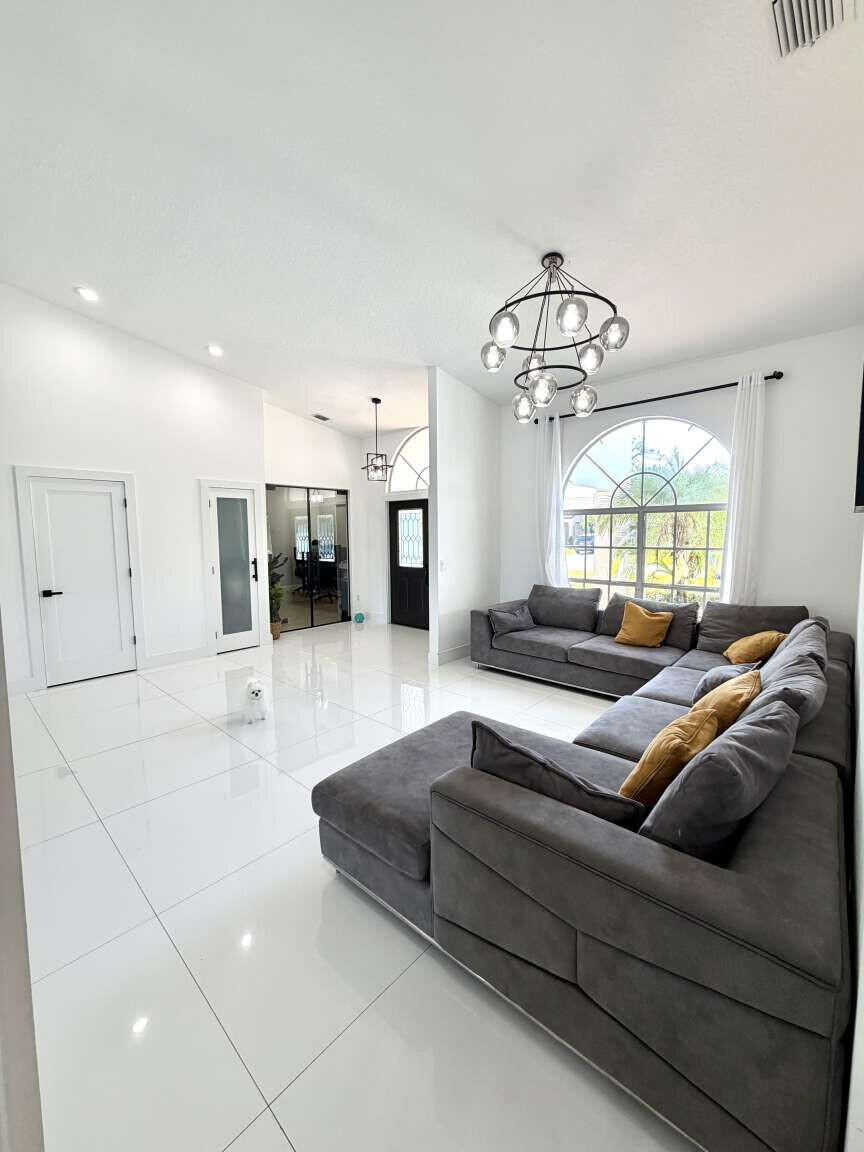 120 SARATOGA, Royal Palm Beach FL 33411