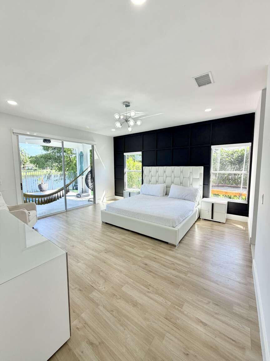 120 SARATOGA, Royal Palm Beach FL 33411