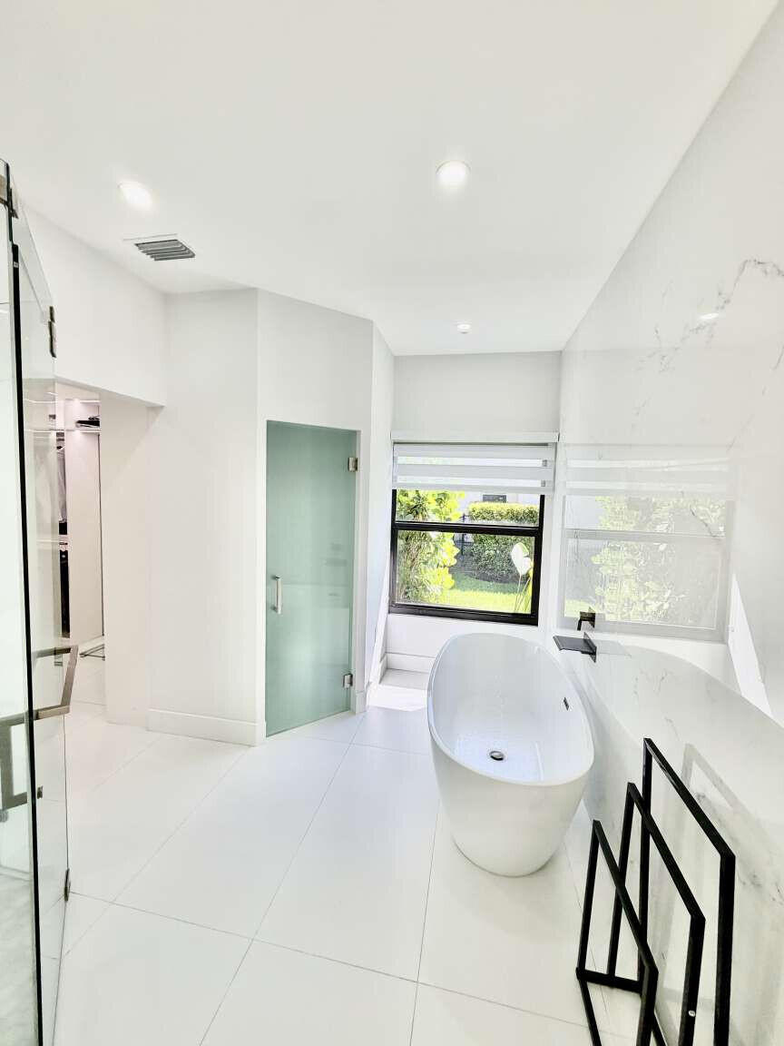 120 SARATOGA, Royal Palm Beach FL 33411