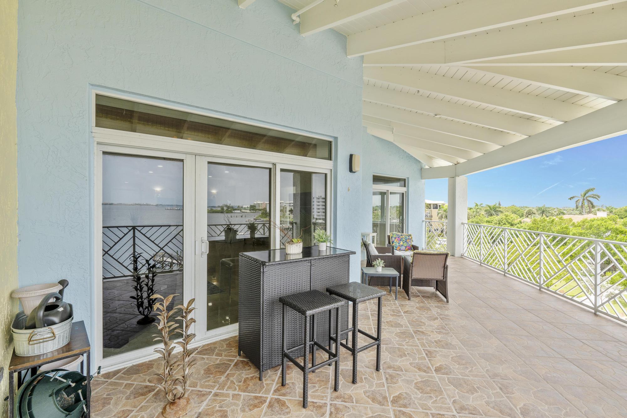 309 E OCEAN #304, Lantana FL 33462