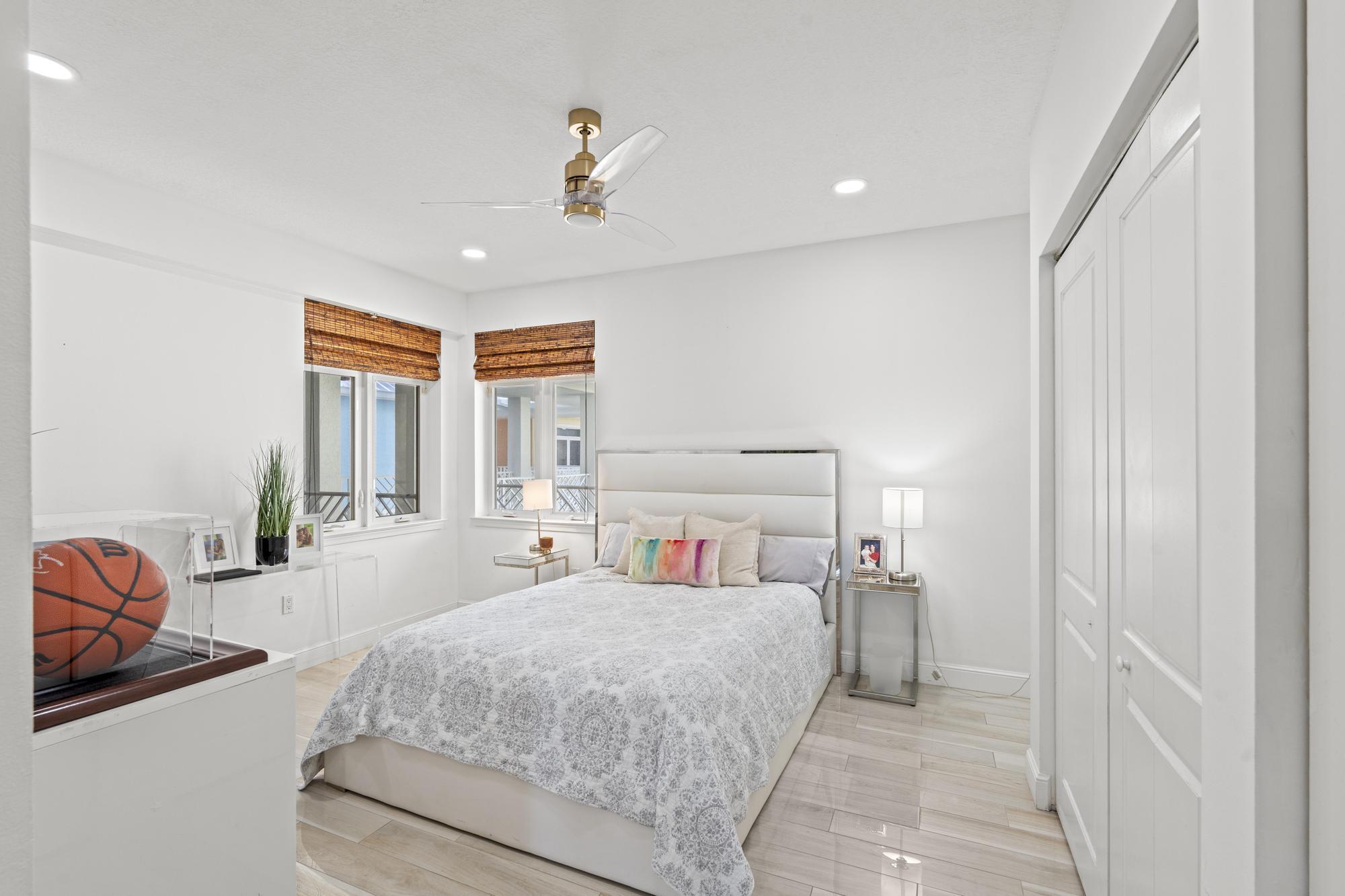309 E OCEAN #304, Lantana FL 33462