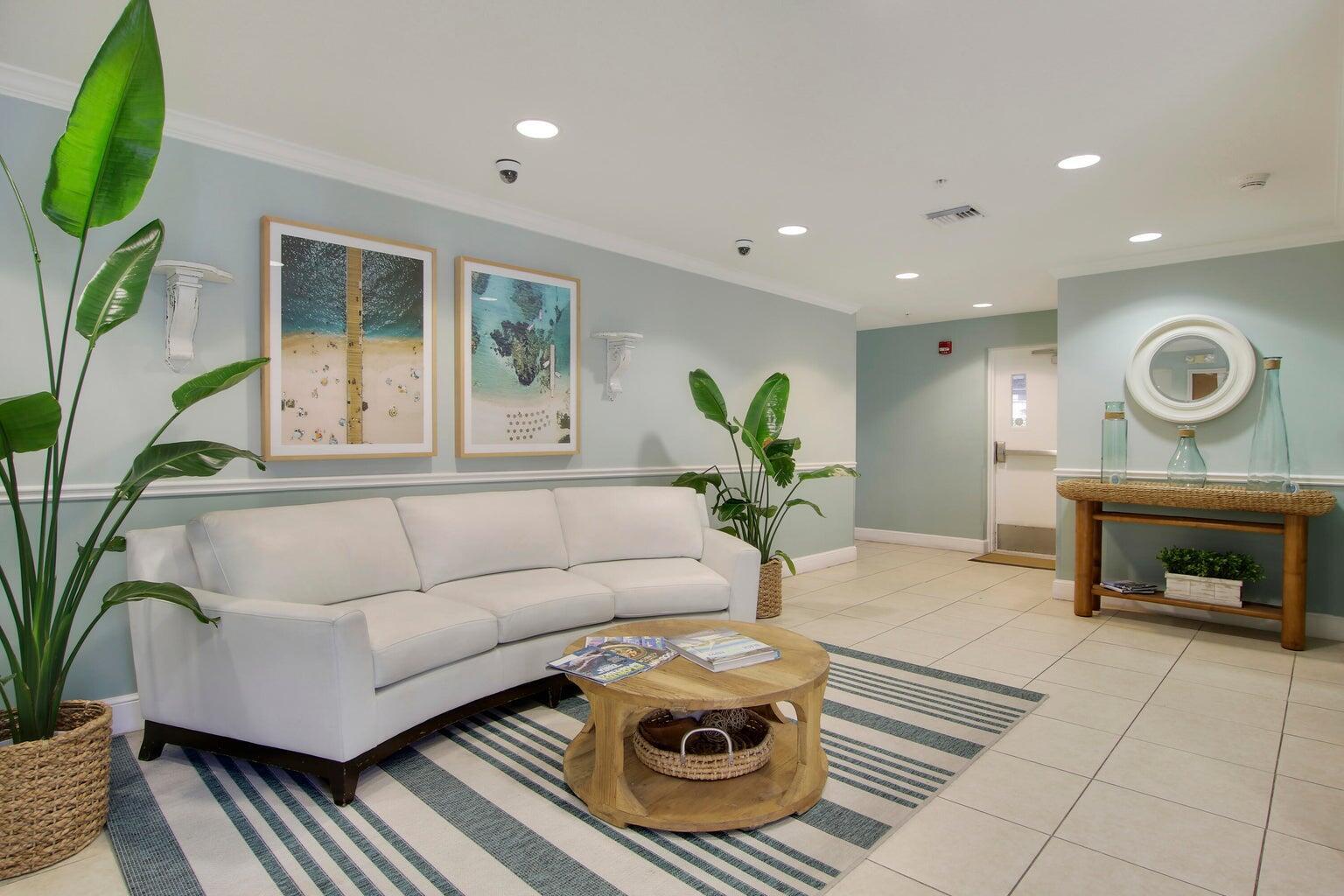 309 E OCEAN #304, Lantana FL 33462