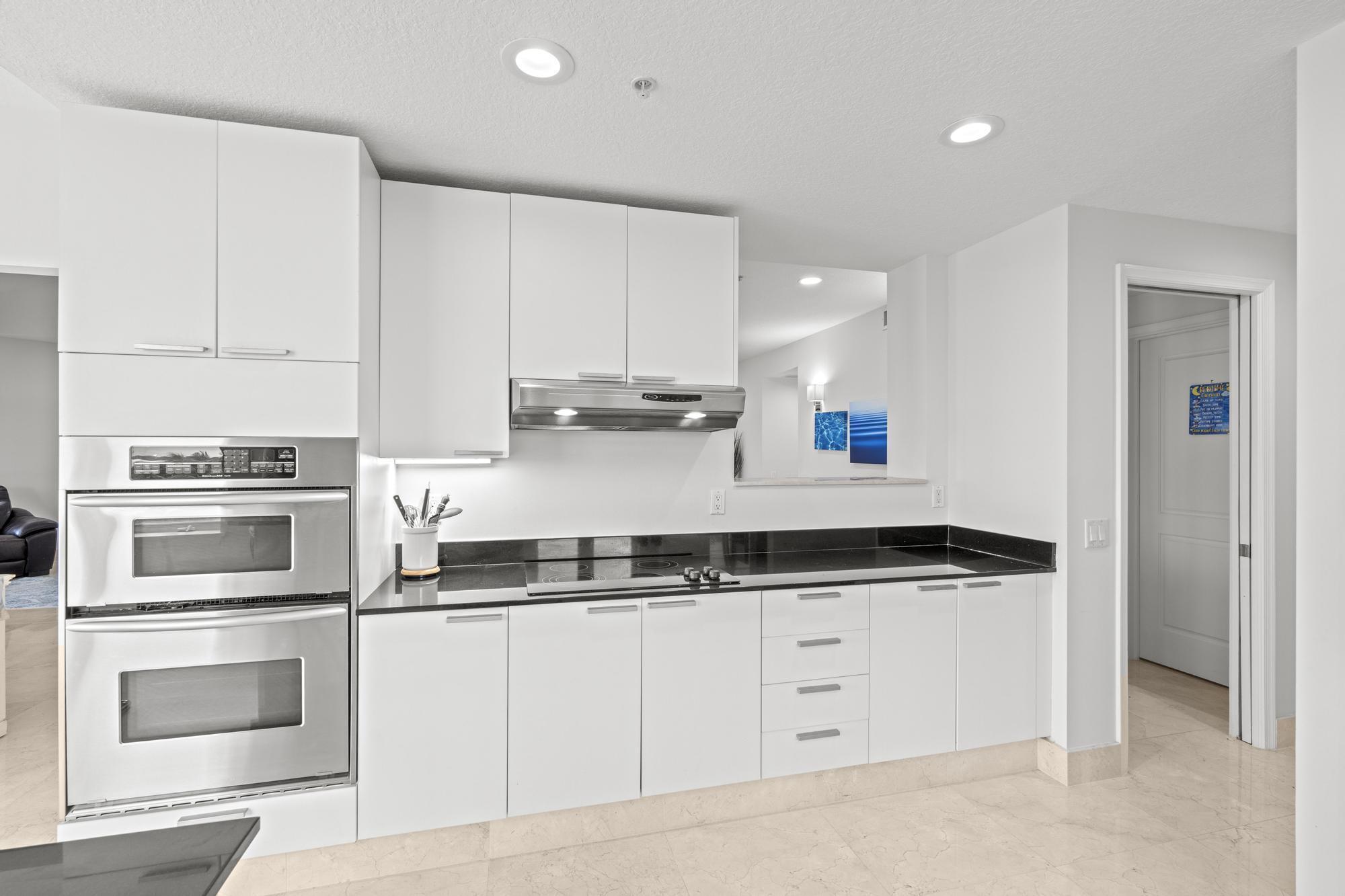 309 E OCEAN #304, Lantana FL 33462
