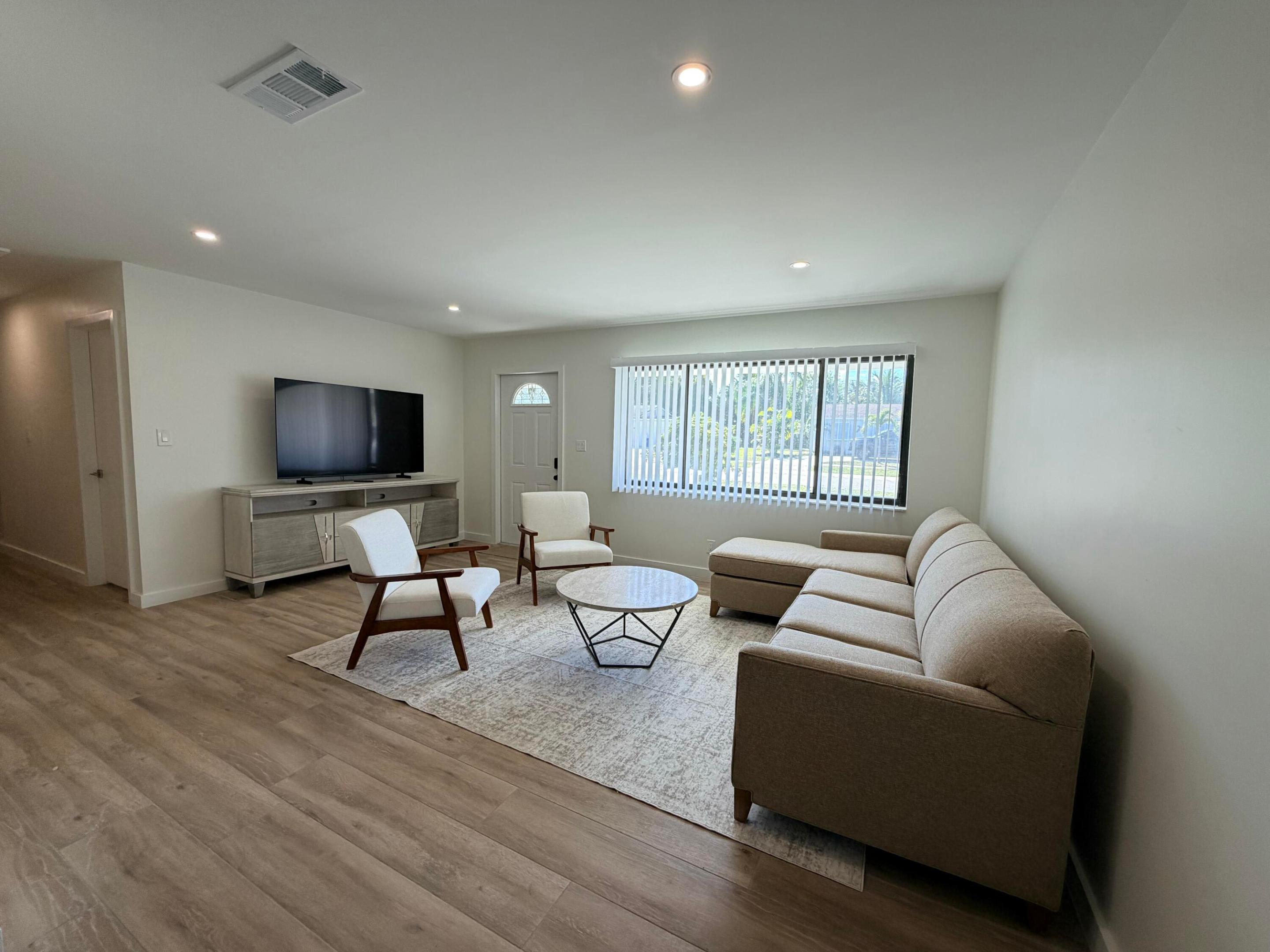 908 LIGHTHOUSE, North Palm Beach FL 33408