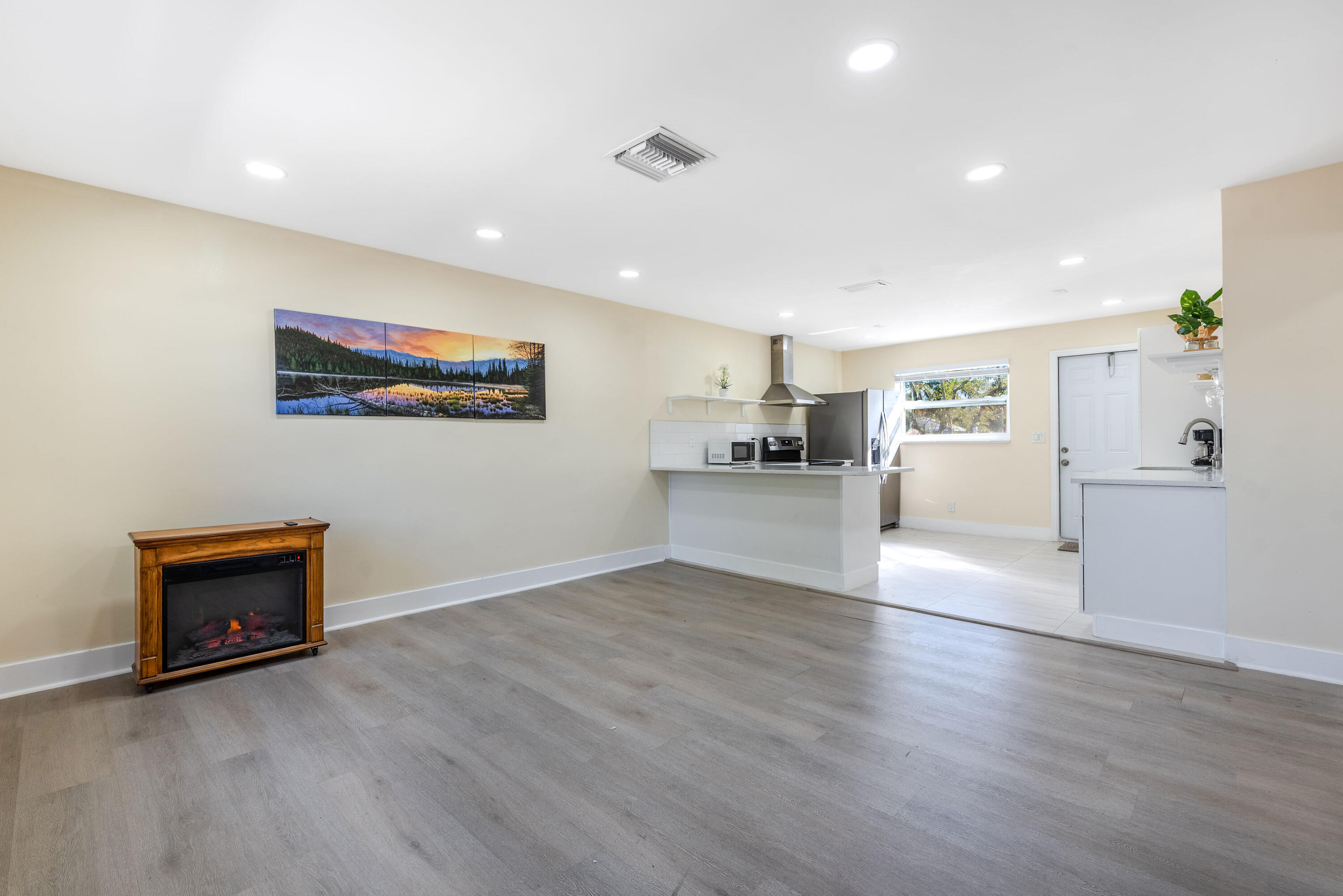 3914 SERUBI, Palm Springs FL 33461