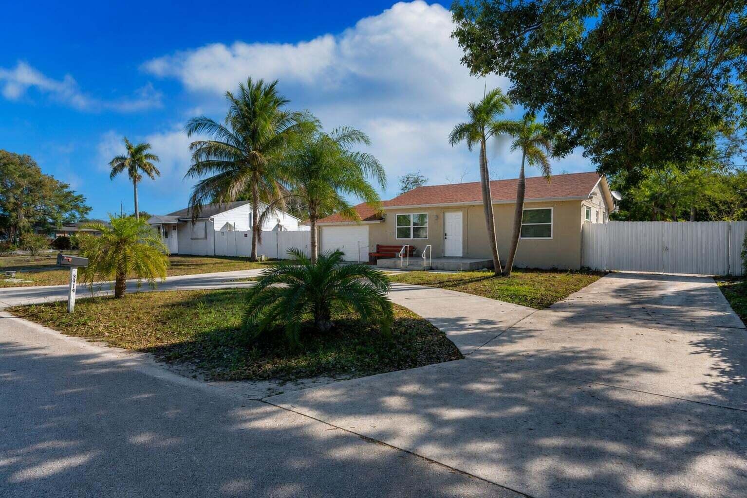 3914 SERUBI, Palm Springs FL 33461
