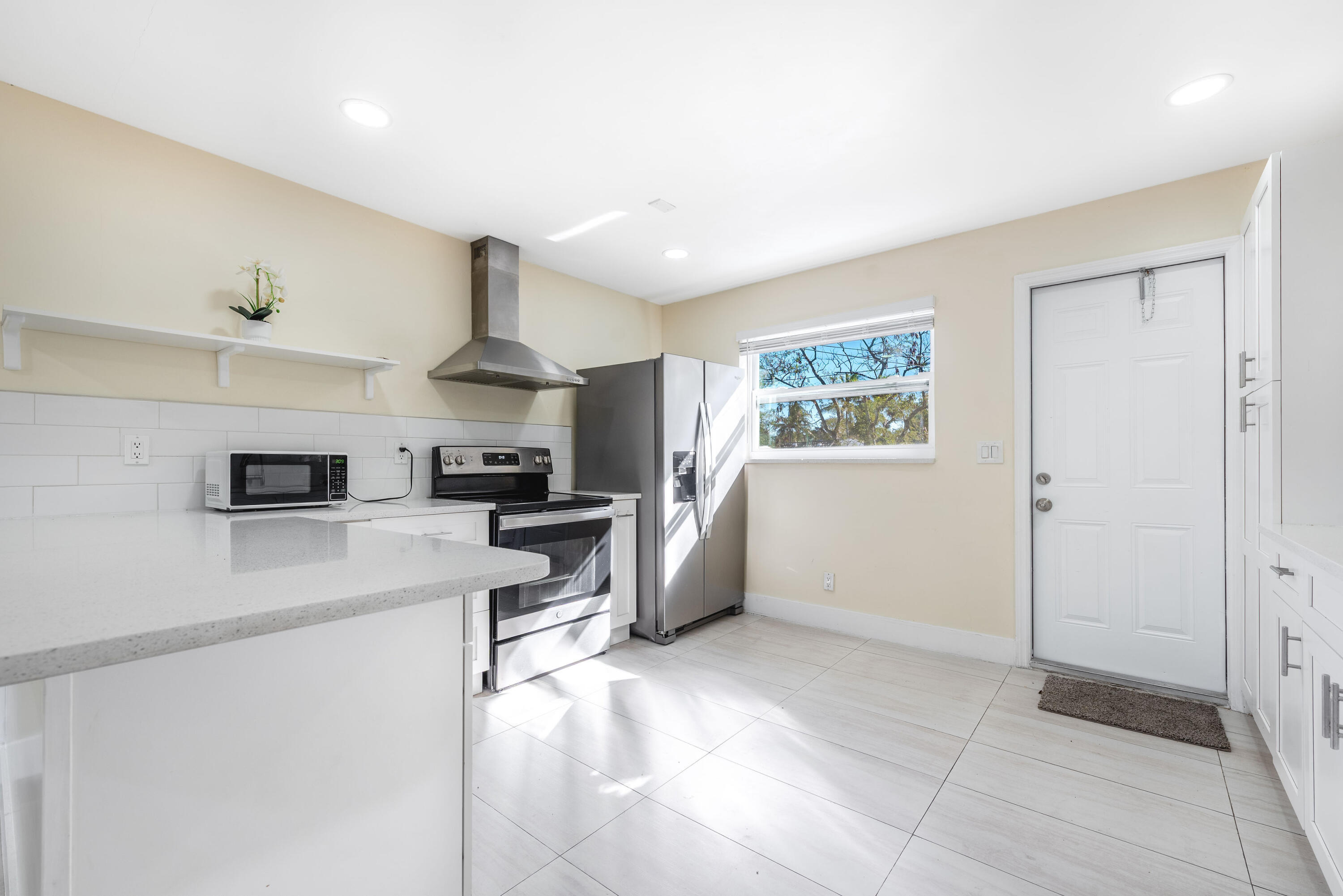 3914 SERUBI, Palm Springs FL 33461