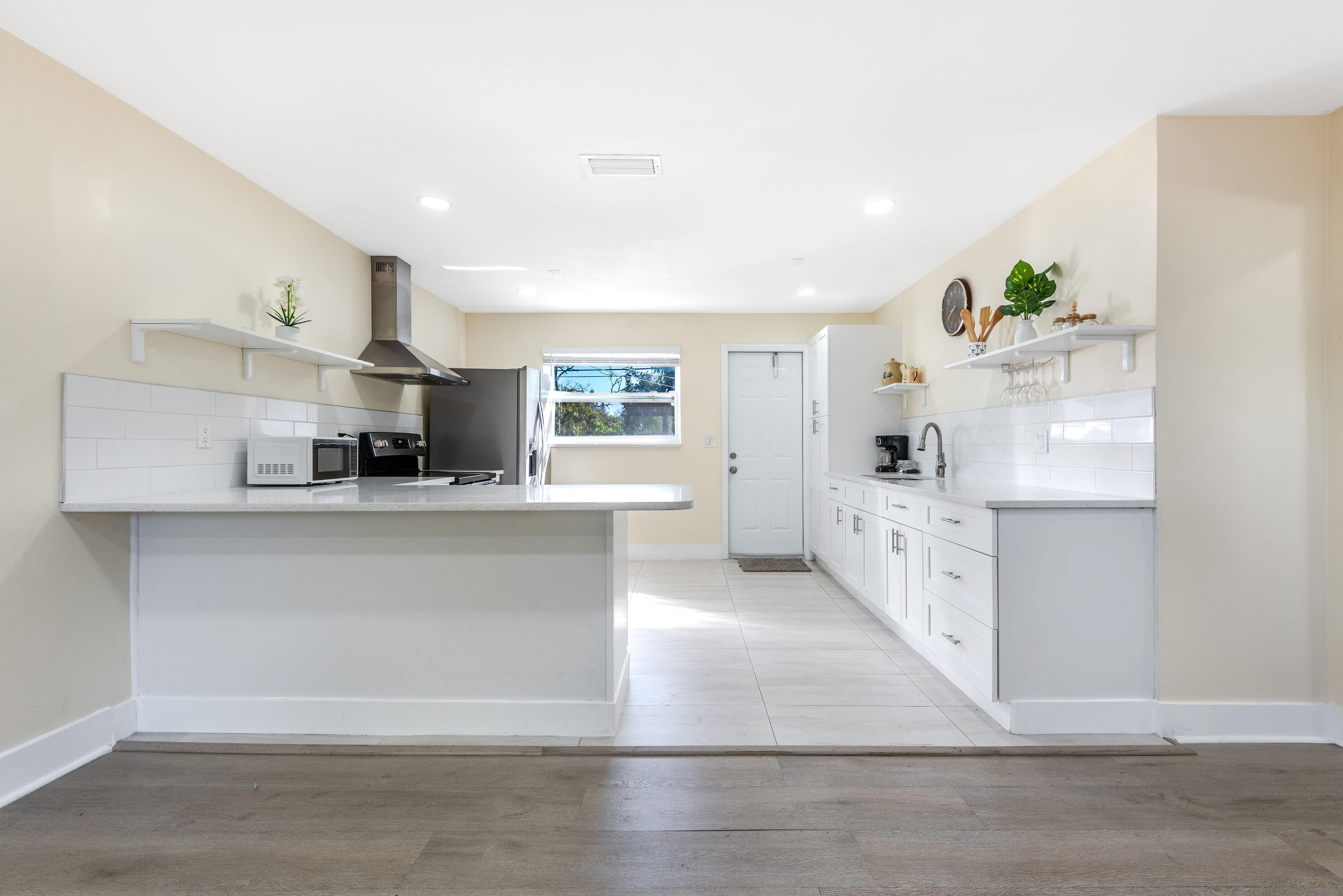 3914 SERUBI, Palm Springs FL 33461