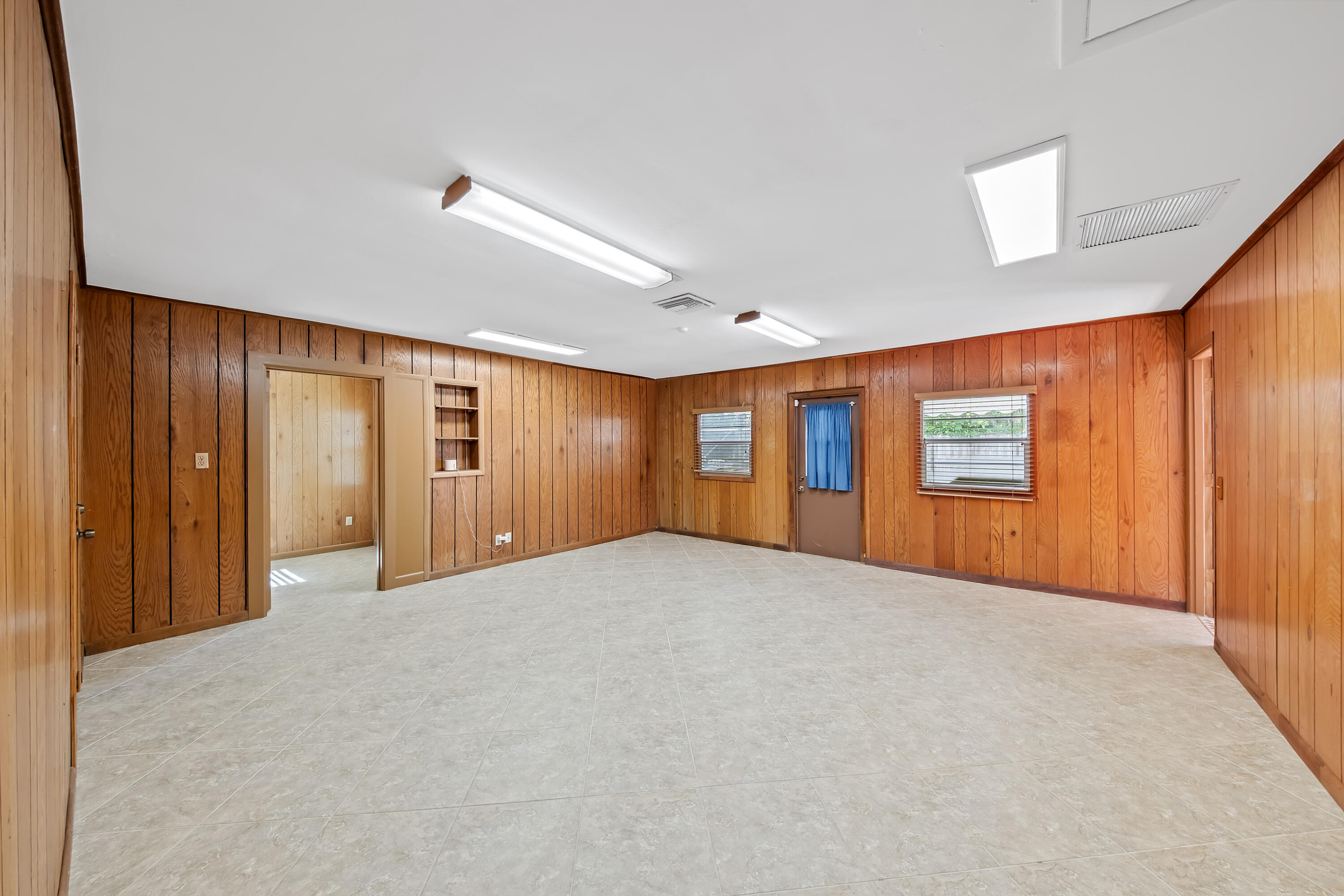 129 Alhambra, West Palm Beach FL 33405
