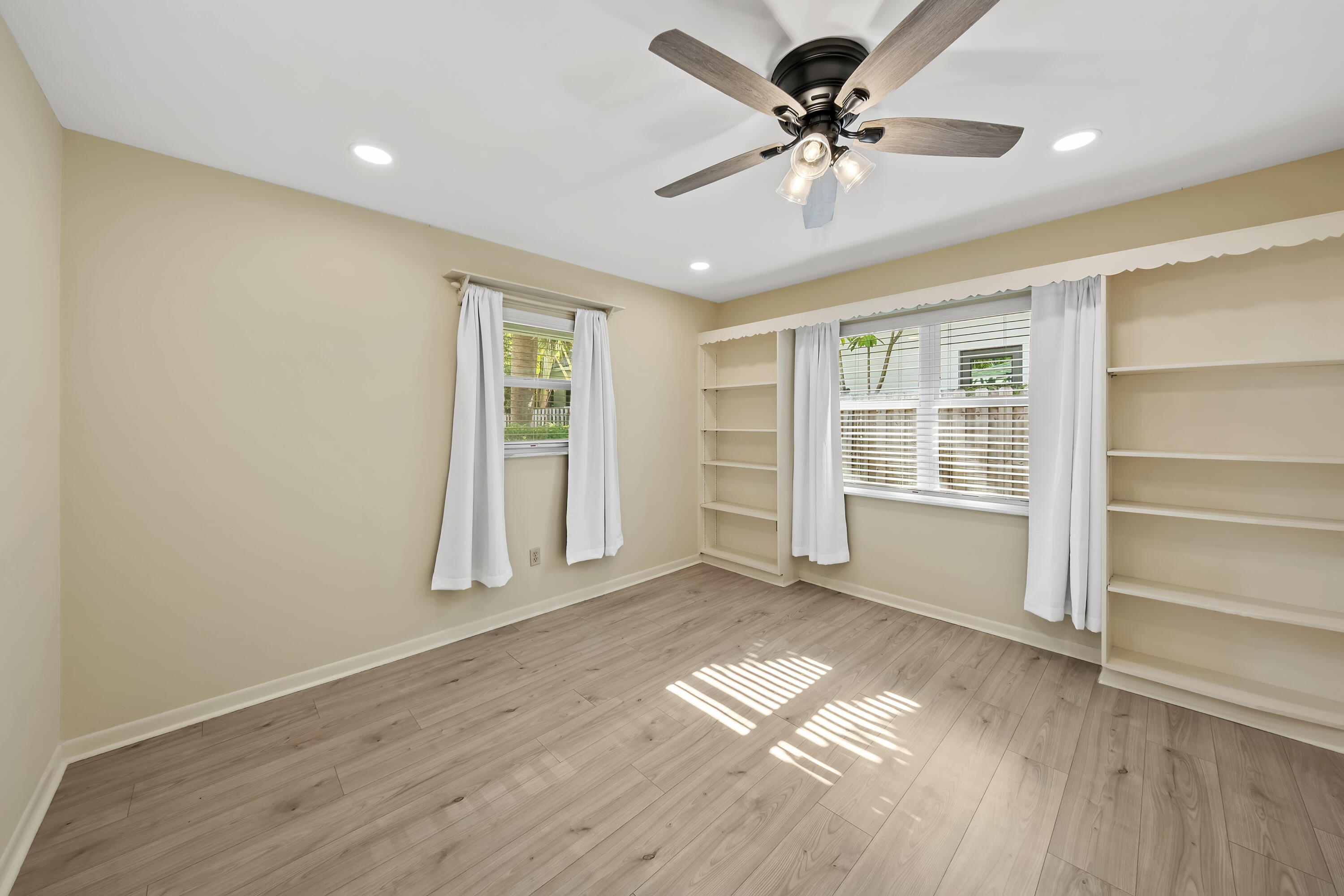 129 Alhambra, West Palm Beach FL 33405