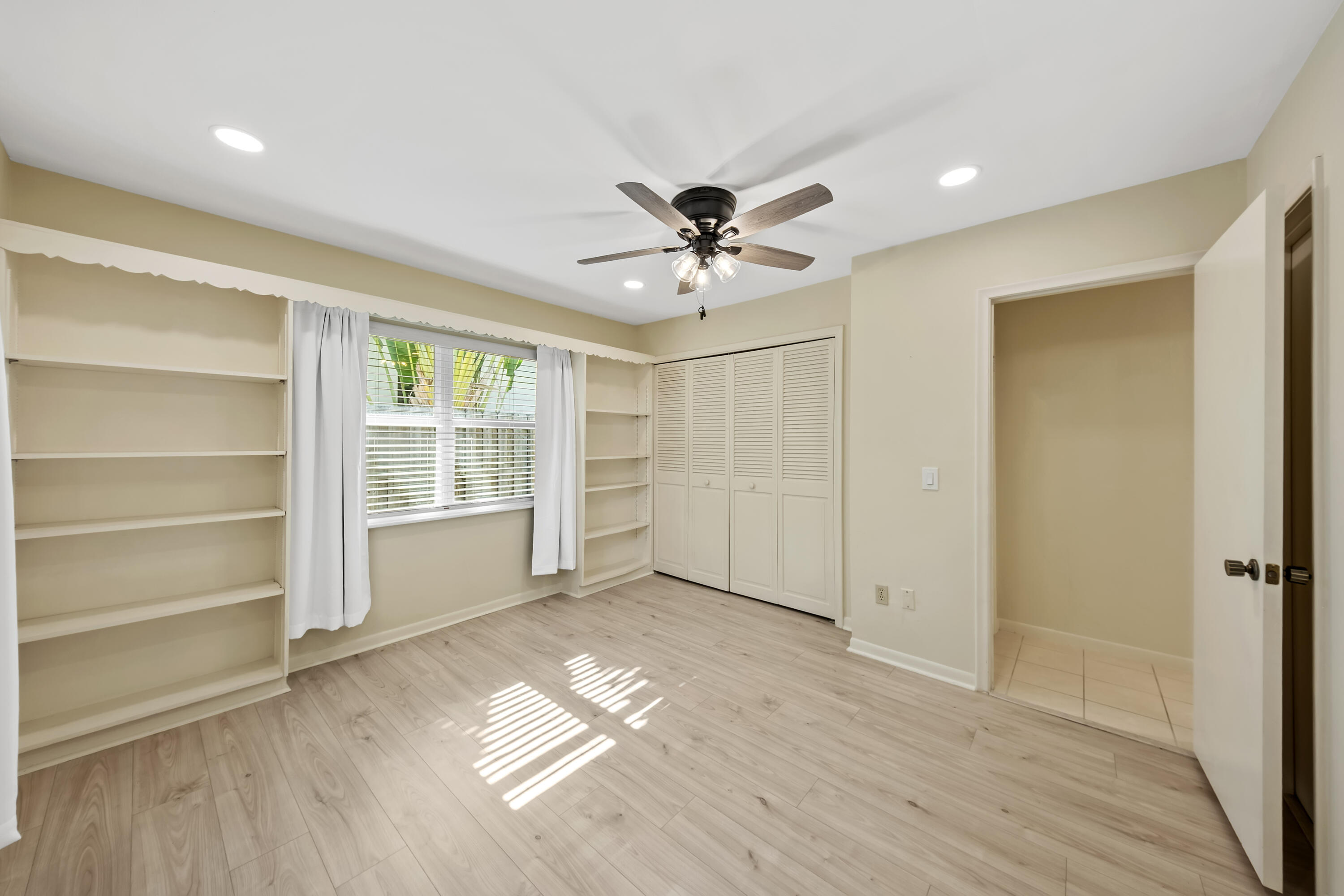 129 Alhambra, West Palm Beach FL 33405