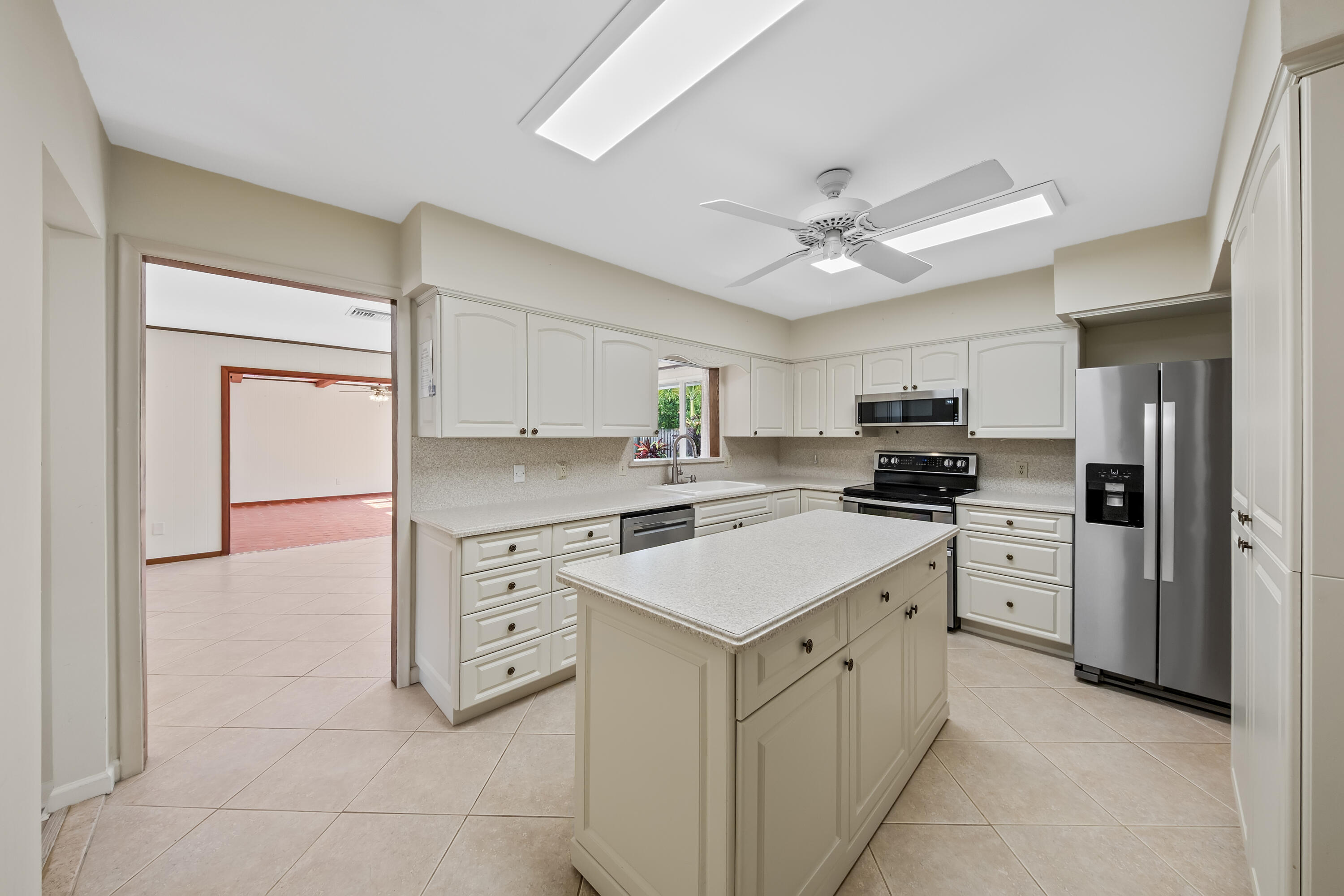 129 Alhambra, West Palm Beach FL 33405
