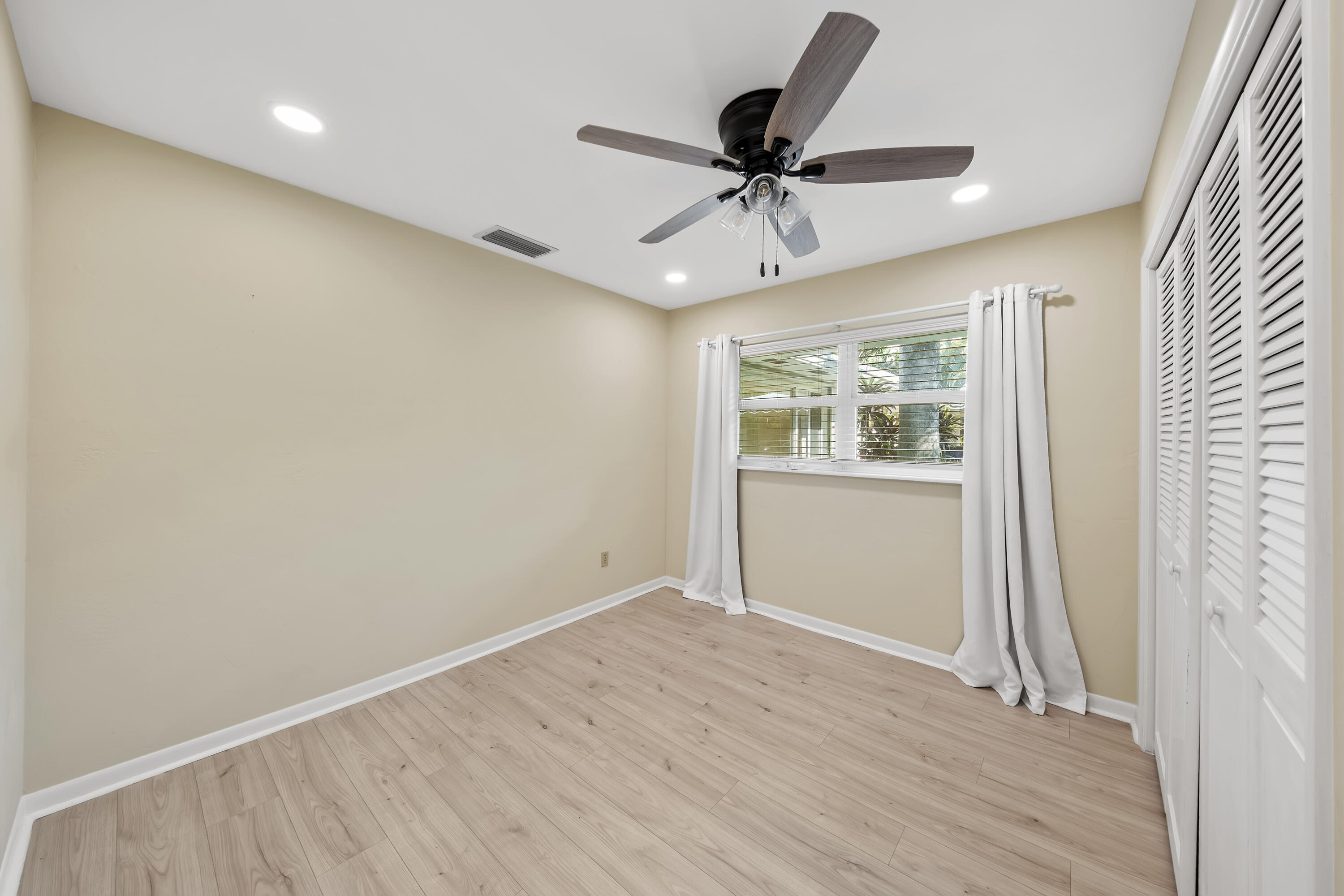 129 Alhambra, West Palm Beach FL 33405